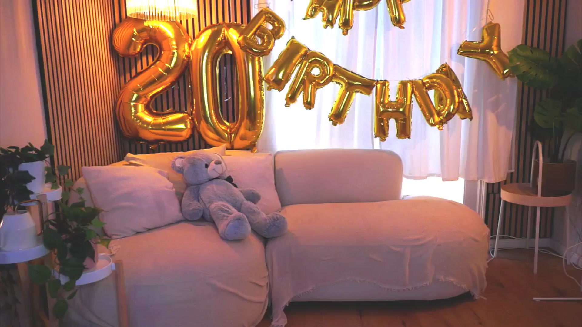 Gallery image thumbnail from Naomii18's myfreecams stream on, 04/05/2025, 14:09 image 3 of 20