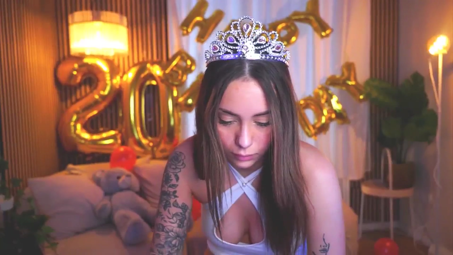 Gallery image thumbnail from Naomii18's myfreecams stream on, 04/05/2025, 17:32 image 4 of 20