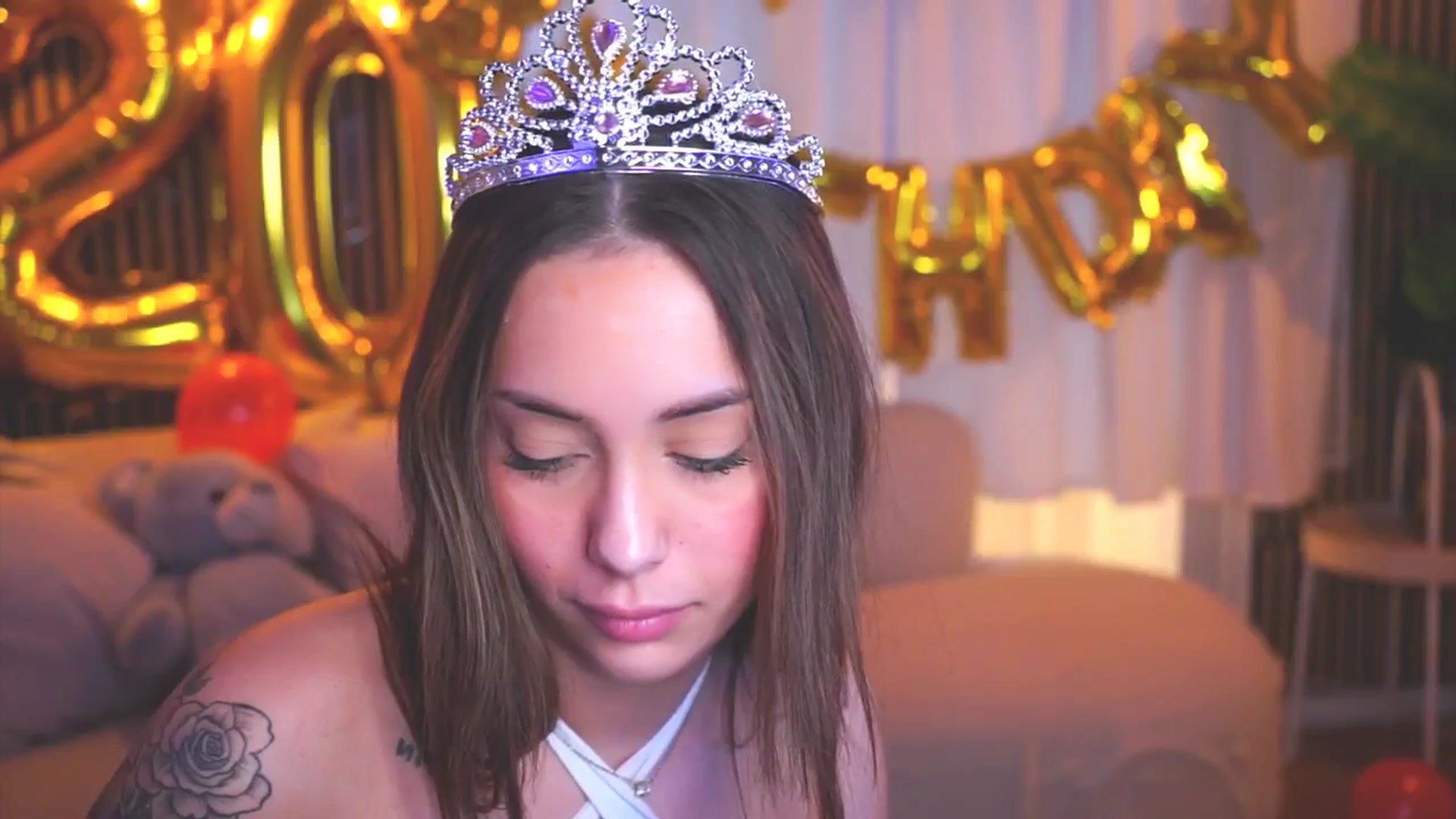 Gallery image thumbnail from Naomii18's myfreecams stream on, 04/05/2025, 17:32 image 2 of 20