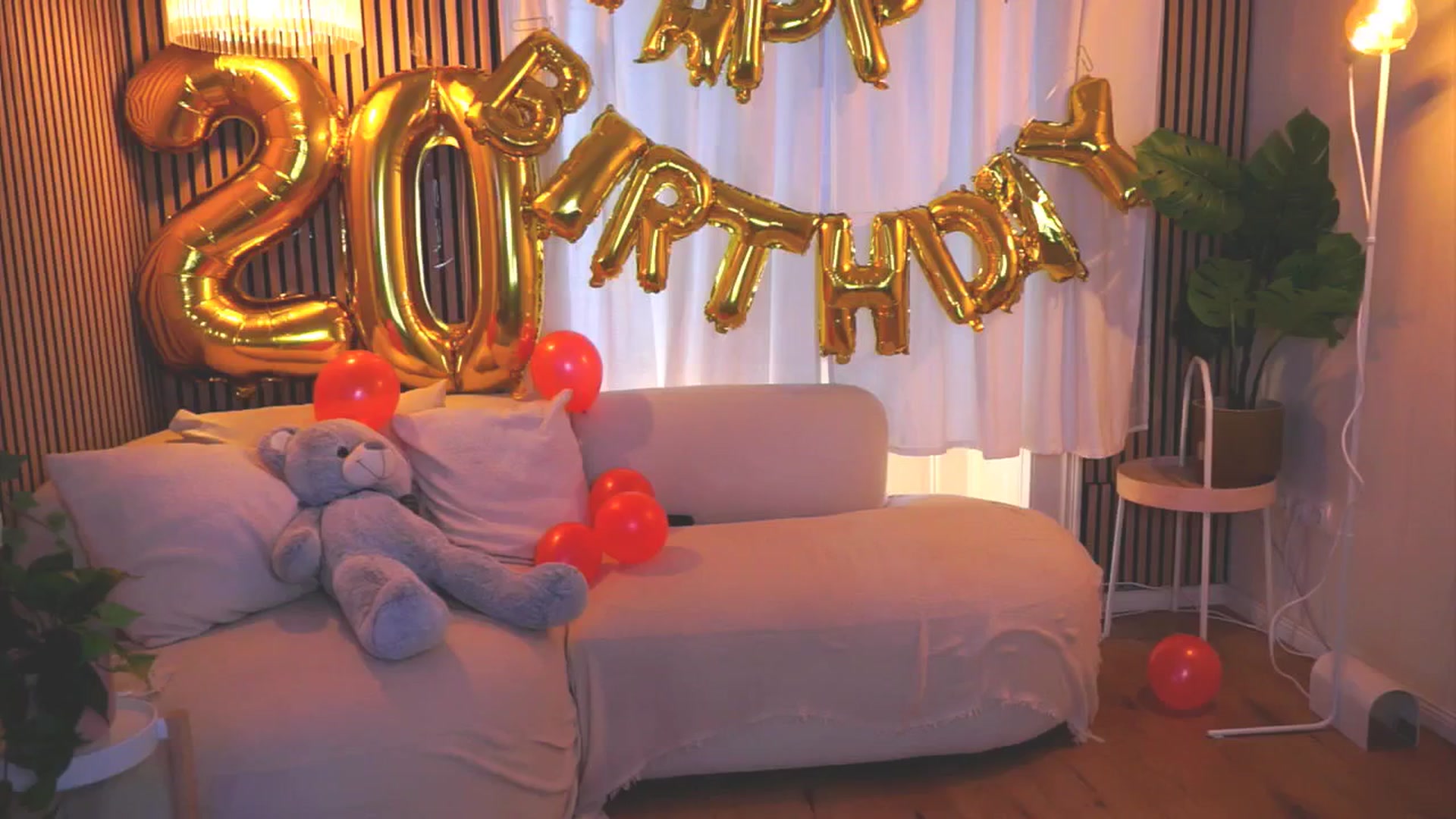 Gallery image thumbnail from Naomii18's myfreecams stream on, 04/05/2025, 17:32 image 3 of 20