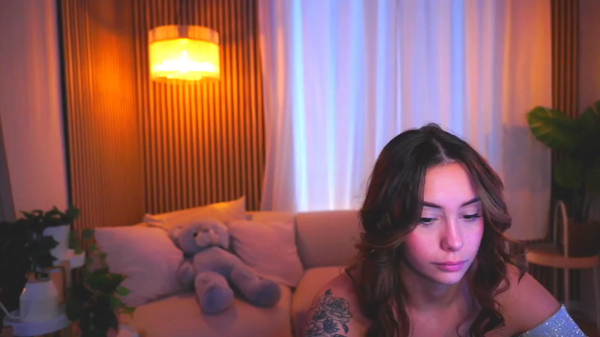 Gallery image thumbnail from Naomii18's myfreecams stream on, 04/07/2025, 15:09 image 14 of 20