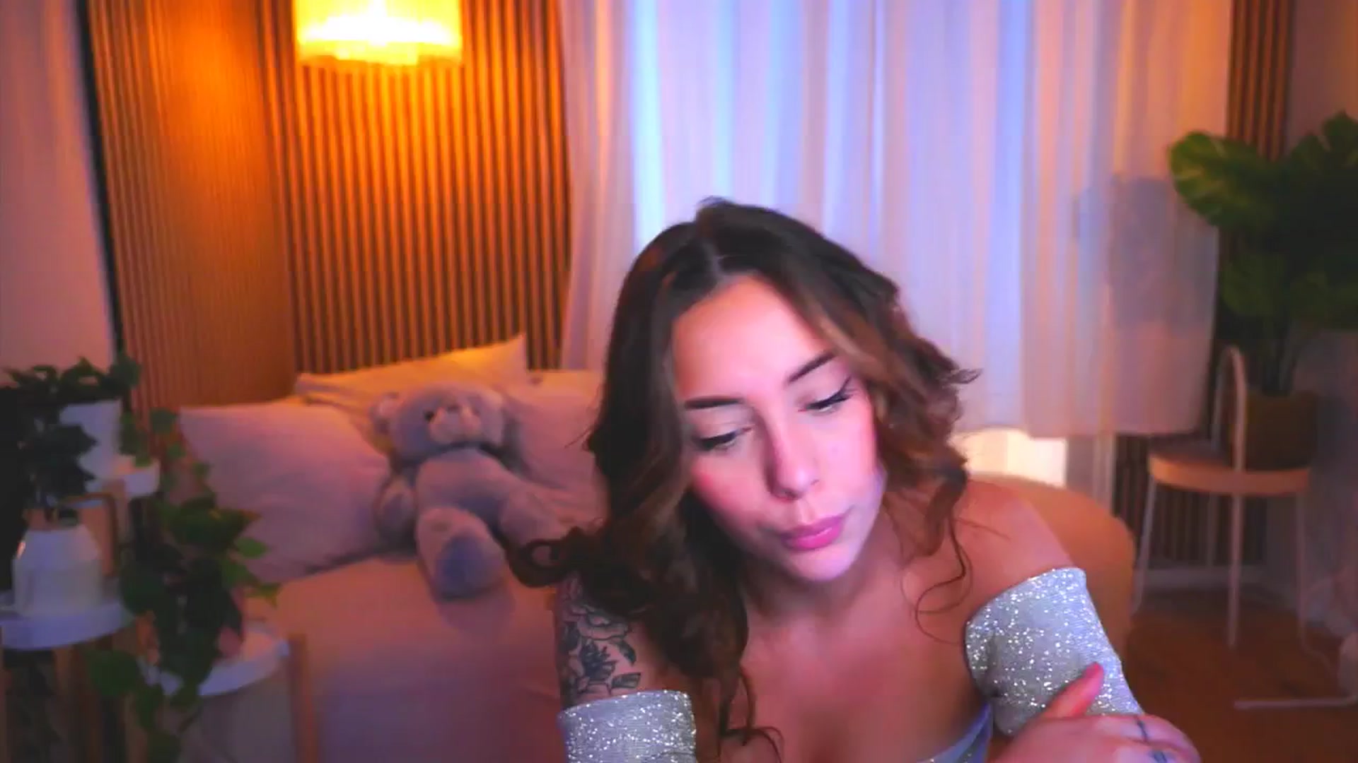 Gallery image thumbnail from Naomii18's myfreecams stream on, 04/07/2025, 15:09 image 12 of 20