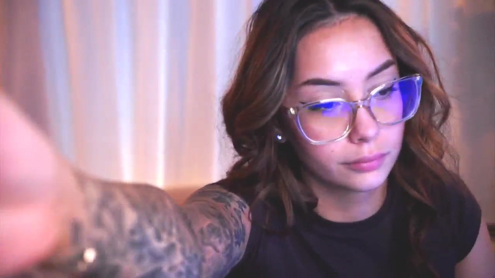 Gallery image thumbnail from Naomii18's myfreecams stream on, 04/08/2025, 15:49 image 4 of 20