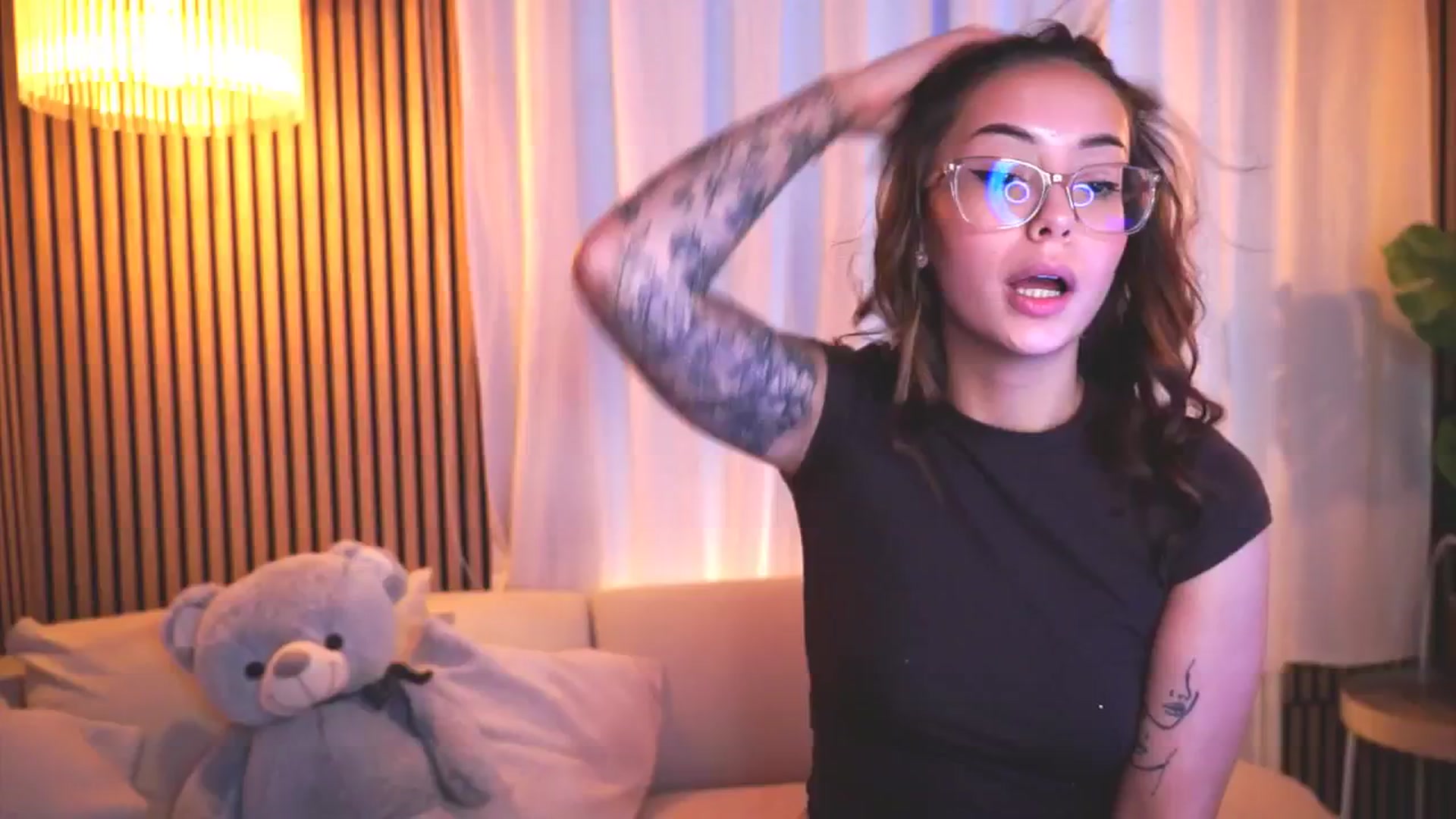Gallery image thumbnail from Naomii18's myfreecams stream on, 04/08/2025, 15:49 image 9 of 20