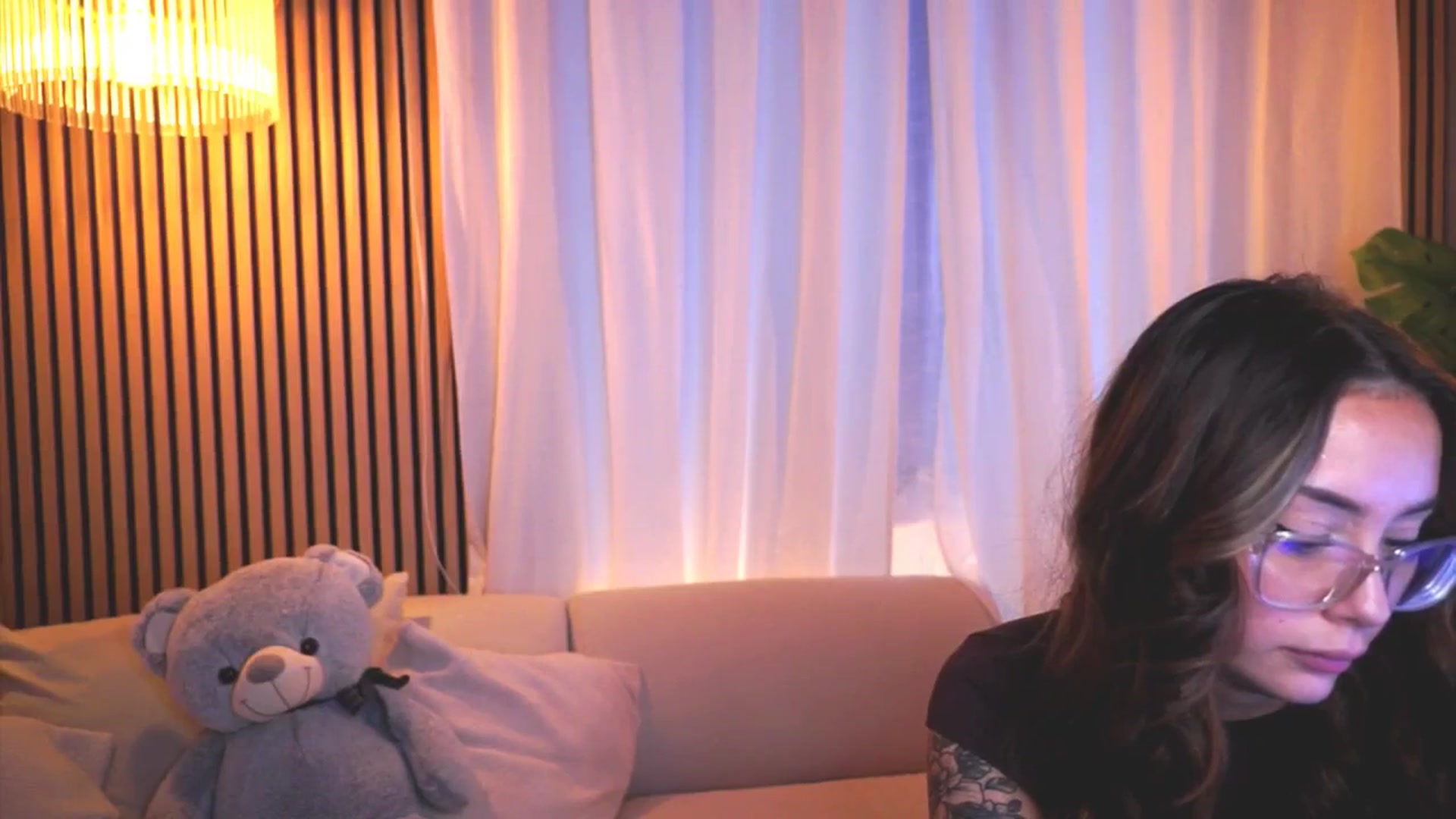 Gallery image thumbnail from Naomii18's myfreecams stream on, 04/08/2025, 15:49 image 8 of 20