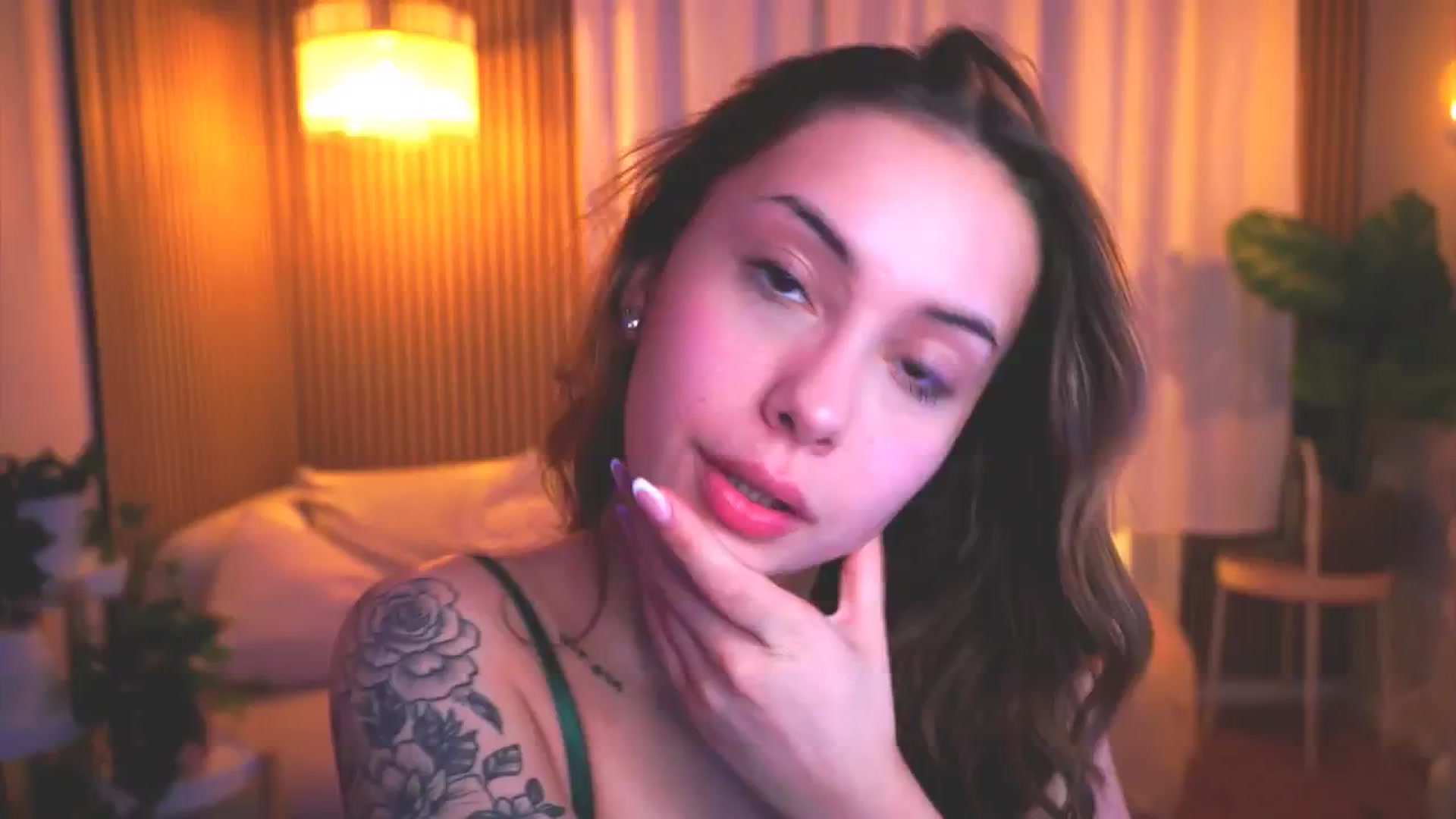 Gallery image thumbnail from Naomii18's myfreecams stream on, 04/09/2025, 19:30 image 3 of 20