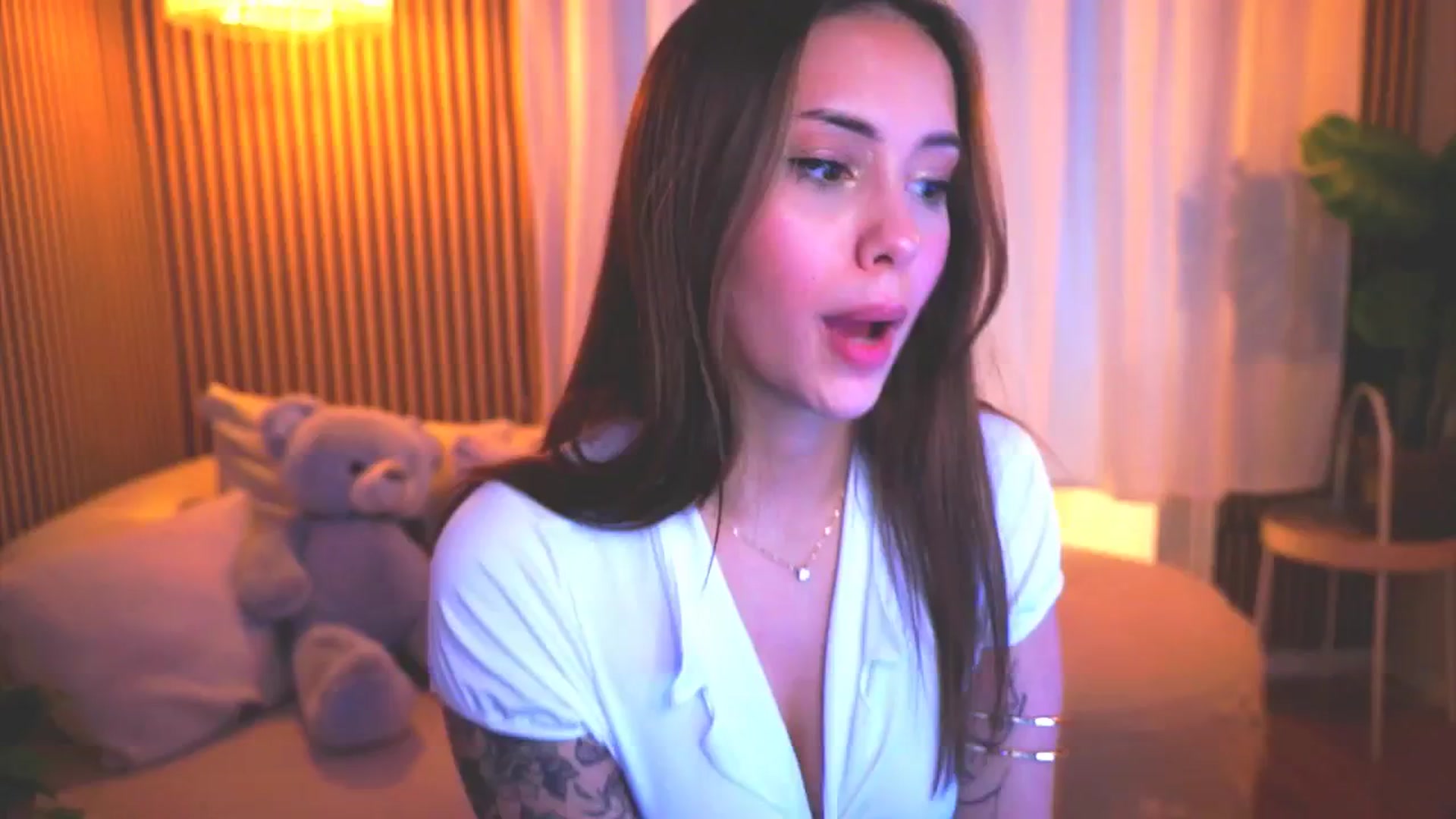 Gallery image thumbnail from Naomii18's myfreecams stream on, 04/10/2025, 15:43 image 11 of 20