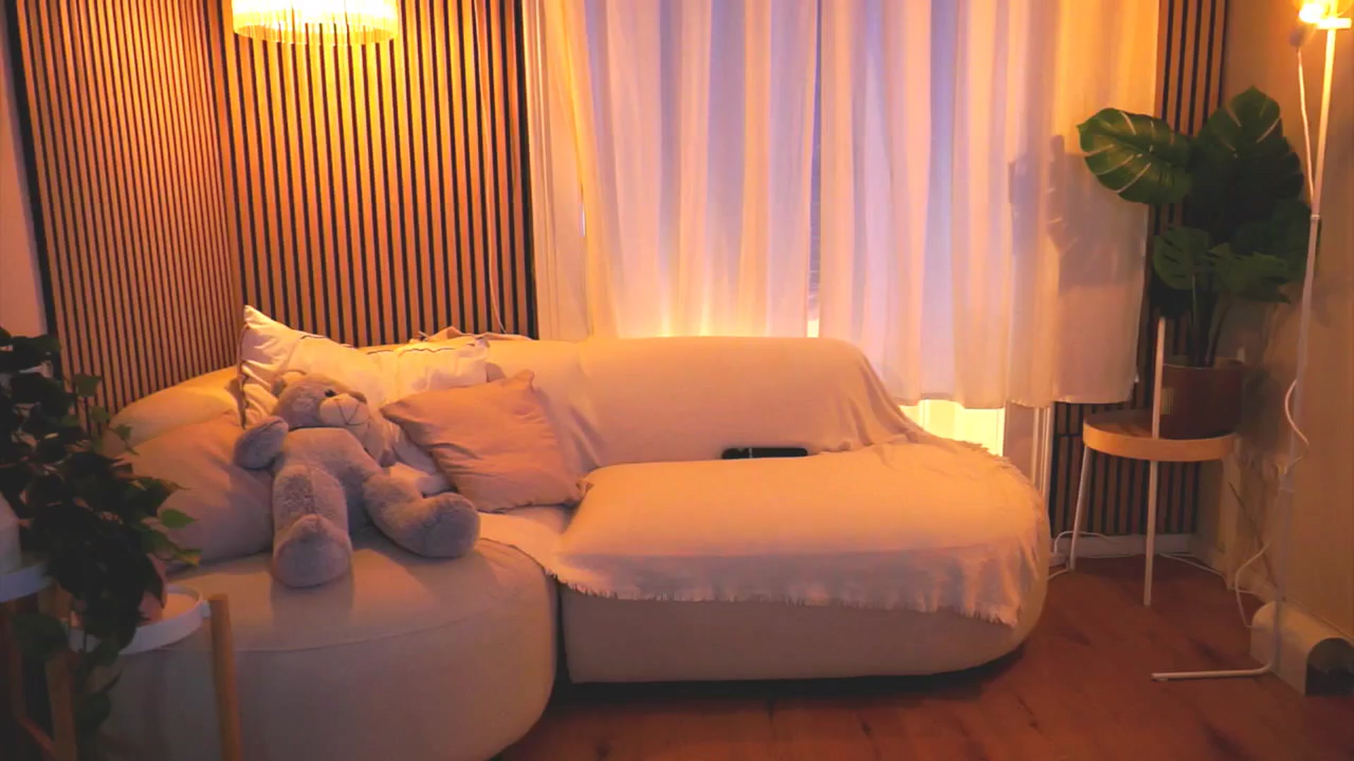 Gallery image thumbnail from Naomii18's myfreecams stream on, 04/11/2025, 17:08 image 15 of 20