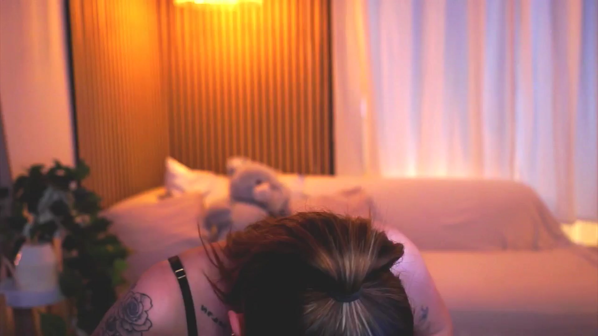 Gallery image thumbnail from Naomii18's myfreecams stream on, 04/17/2025, 14:38 image 17 of 20