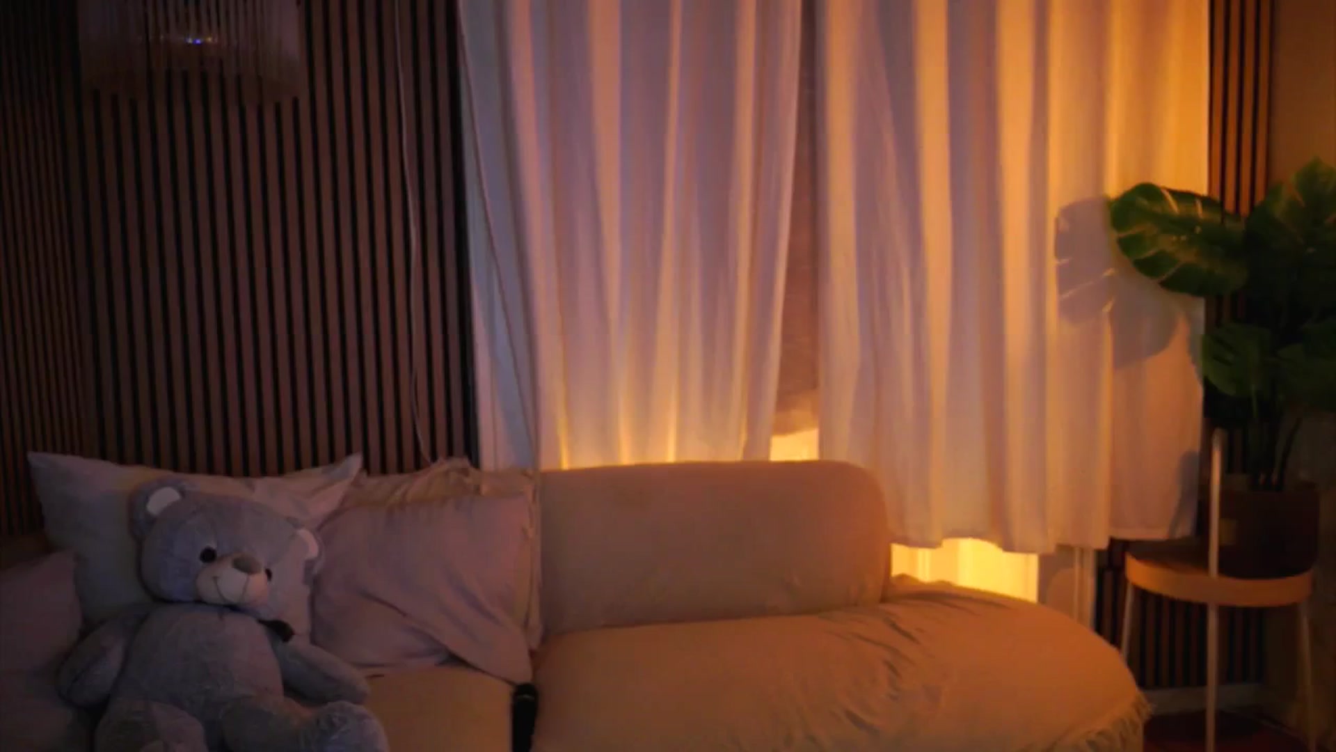 Gallery image thumbnail from Naomii18's myfreecams stream on, 04/20/2025, 17:45 image 20 of 20