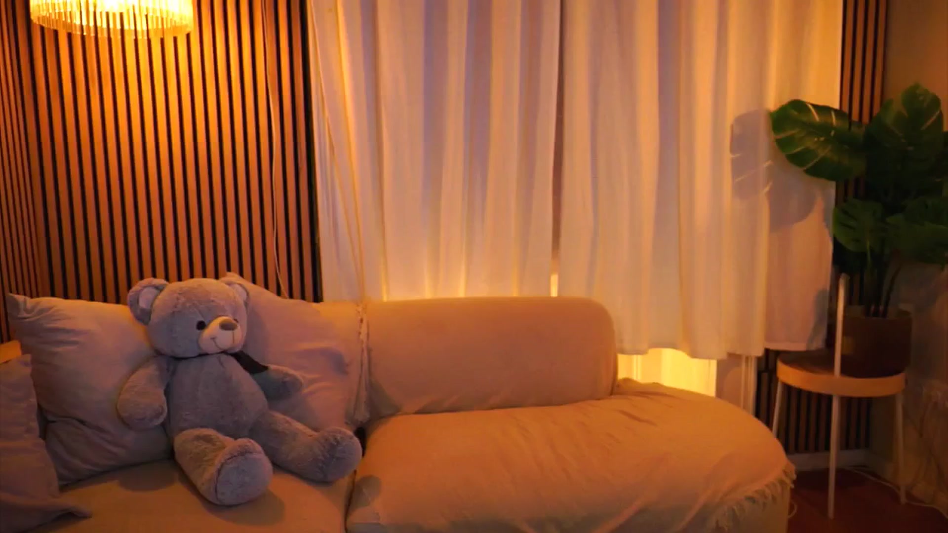Gallery image thumbnail from Naomii18's myfreecams stream on, 04/20/2025, 20:58 image 4 of 20