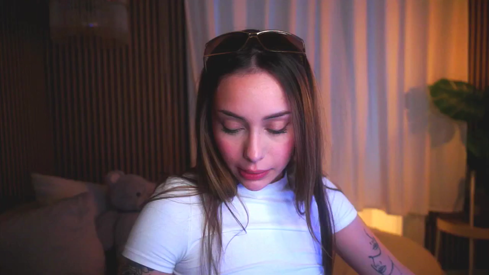 Gallery image thumbnail from Naomii18's myfreecams stream on, 04/22/2025, 17:55 image 1 of 20