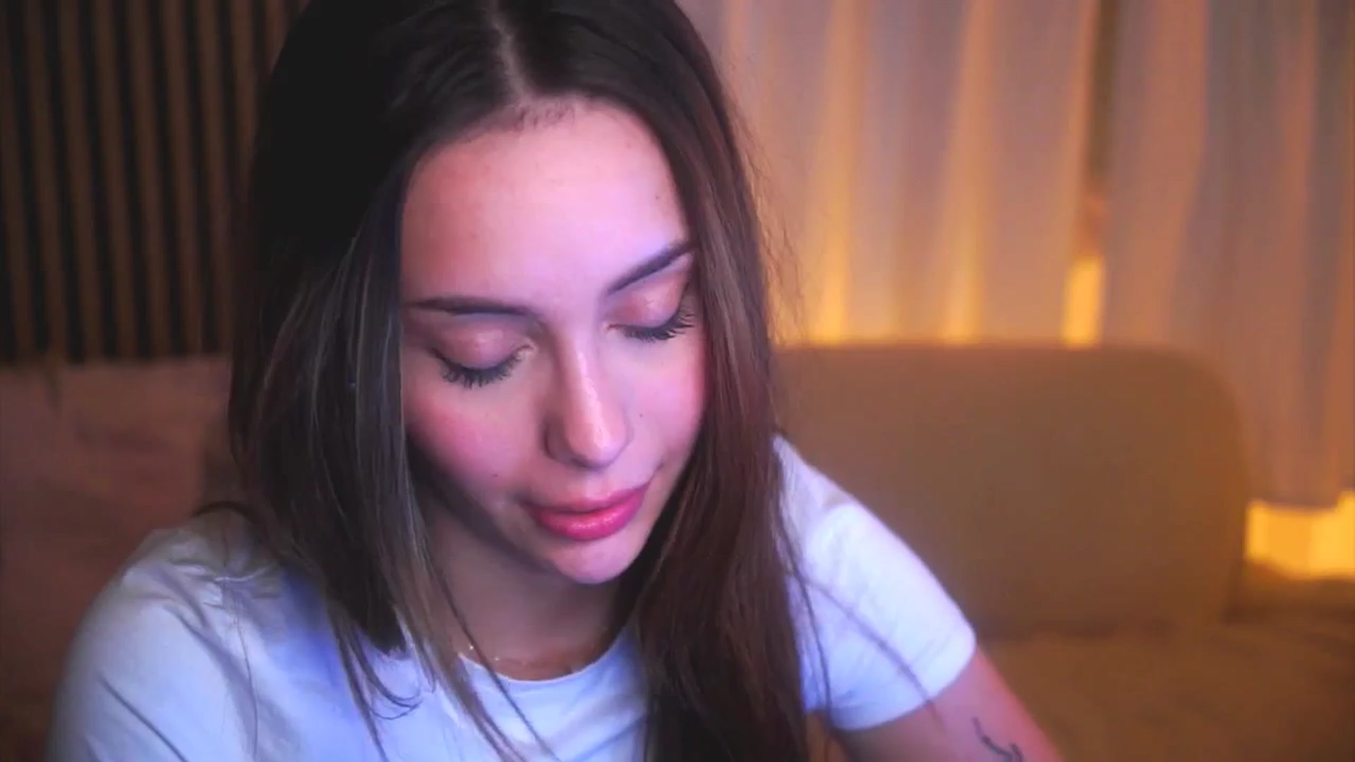 Gallery image thumbnail from Naomii18's myfreecams stream on, 04/22/2025, 20:22 image 5 of 20
