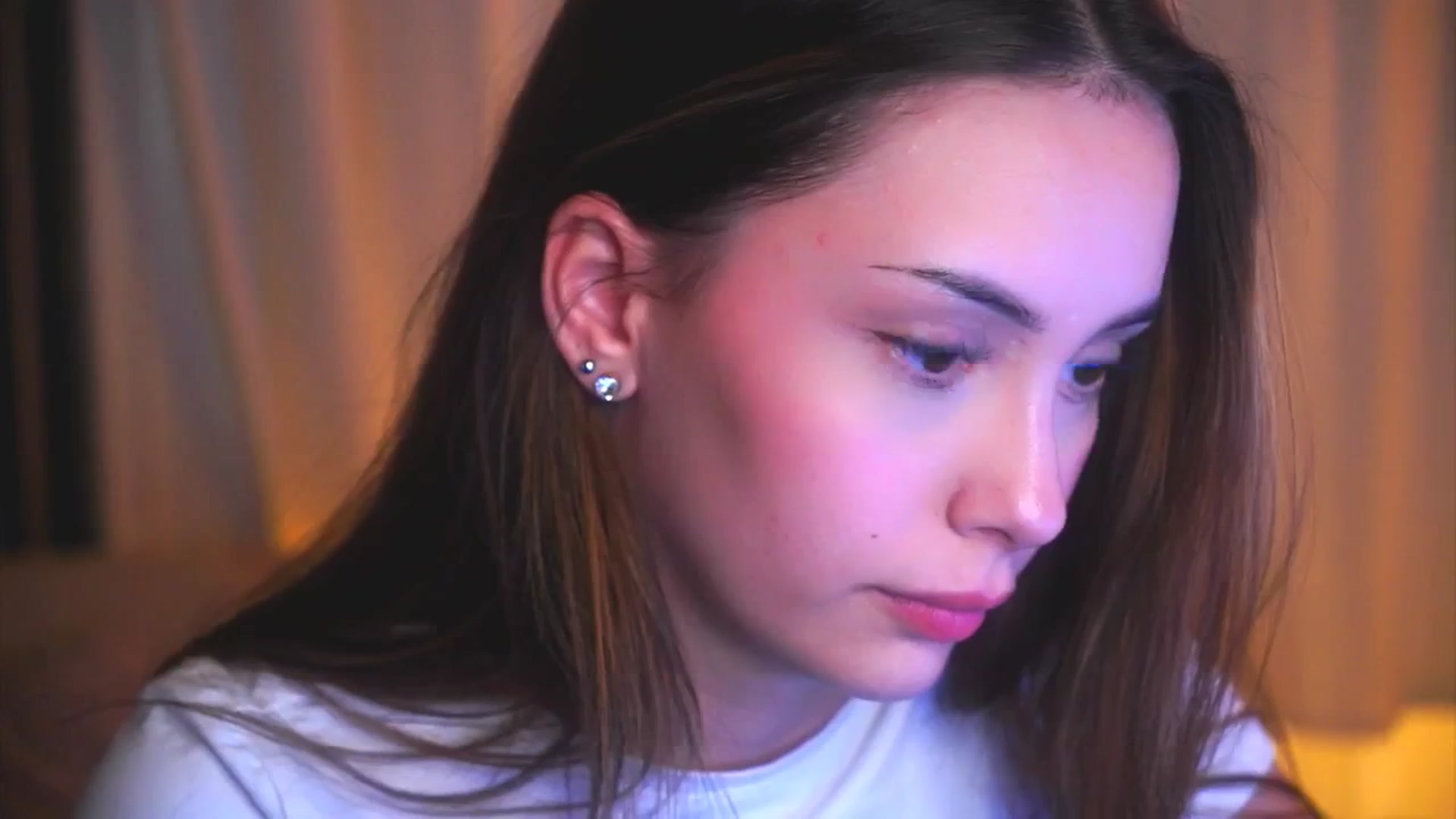 Gallery image thumbnail from Naomii18's myfreecams stream on, 04/22/2025, 20:22 image 2 of 20