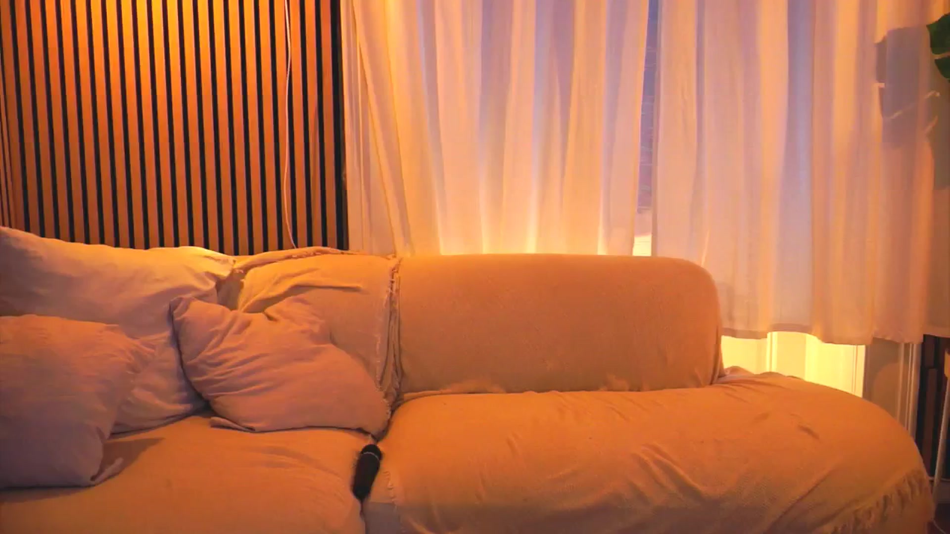Gallery image thumbnail from Naomii18's myfreecams stream on, 04/24/2025, 17:28 image 4 of 20