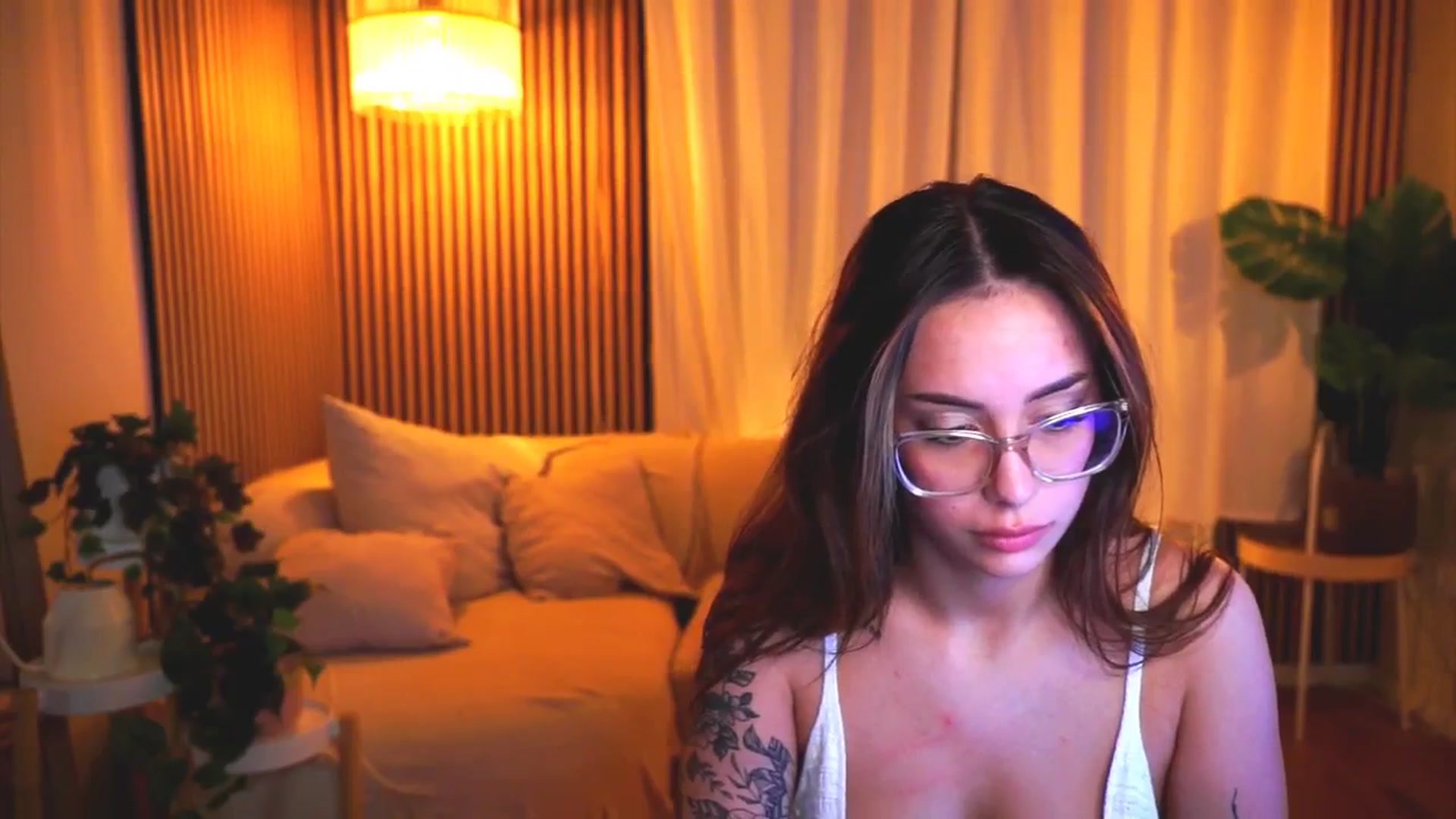 Gallery image thumbnail from Naomii18's myfreecams stream on, 04/24/2025, 19:24 image 8 of 20