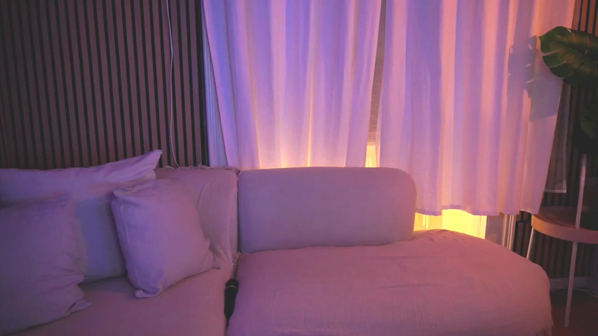 Gallery image thumbnail from Naomii18's myfreecams stream on, 04/25/2025, 18:11 image 5 of 20