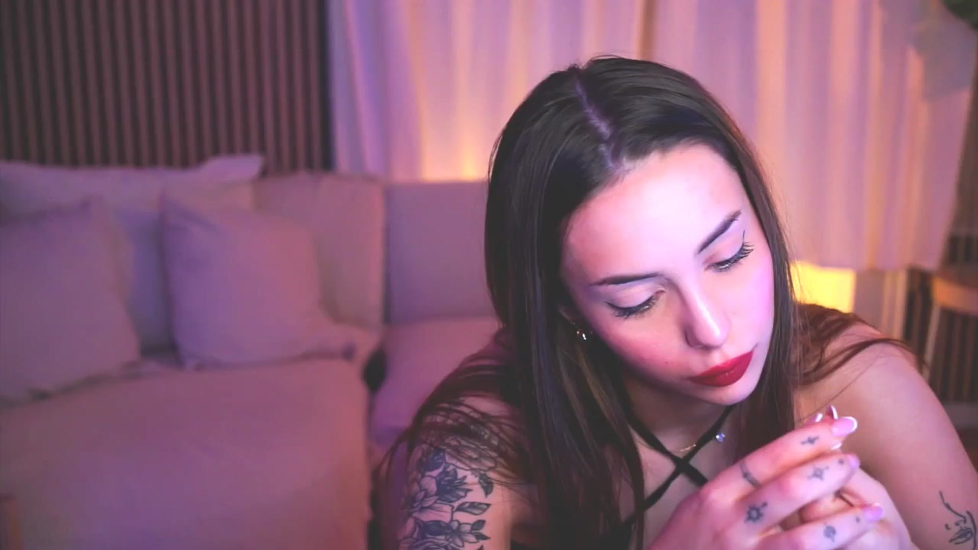 Gallery image thumbnail from Naomii18's myfreecams stream on, 04/25/2025, 19:58 image 19 of 20