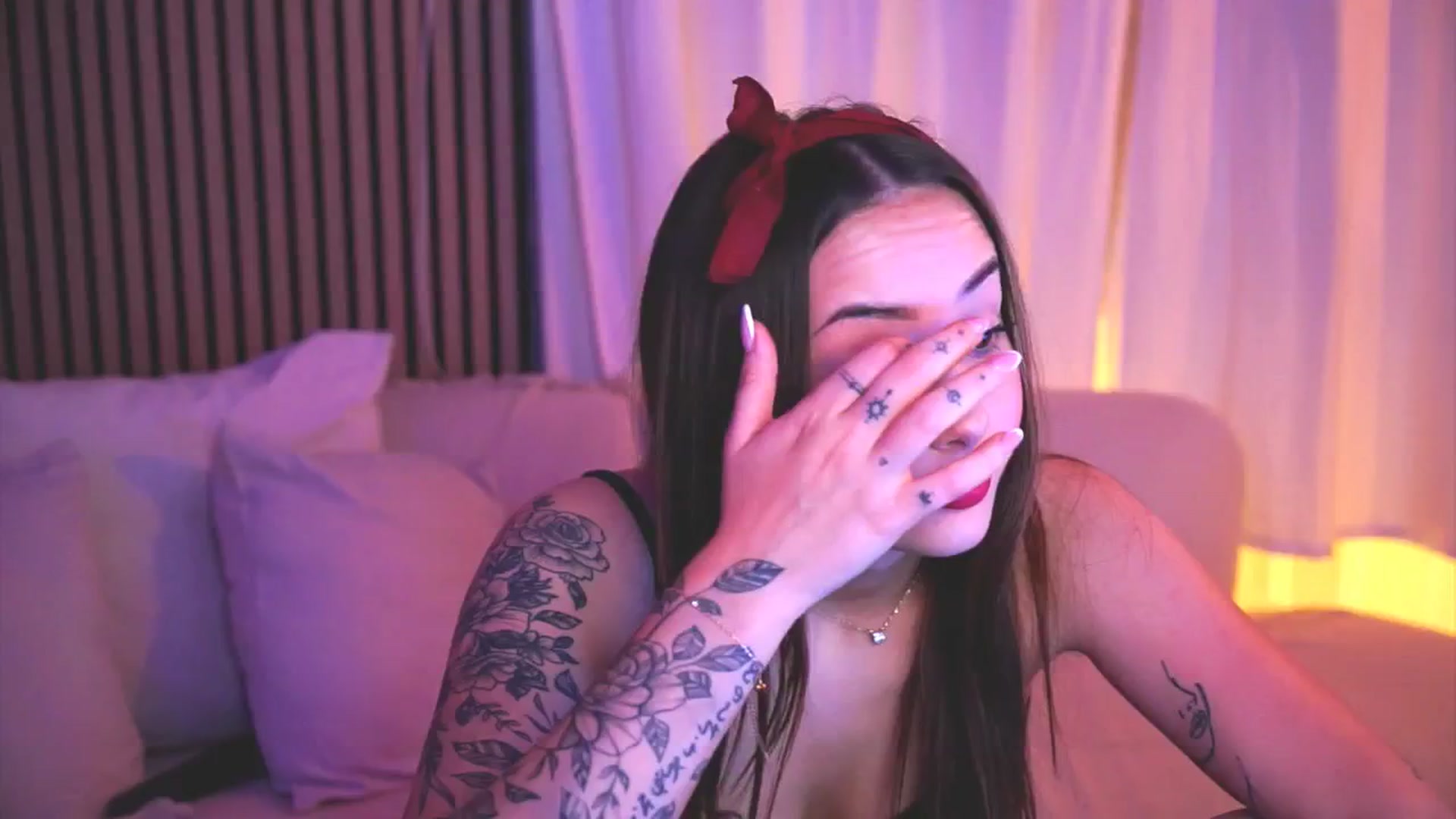 Gallery image thumbnail from Naomii18's myfreecams stream on, 04/25/2025, 19:58 image 6 of 20