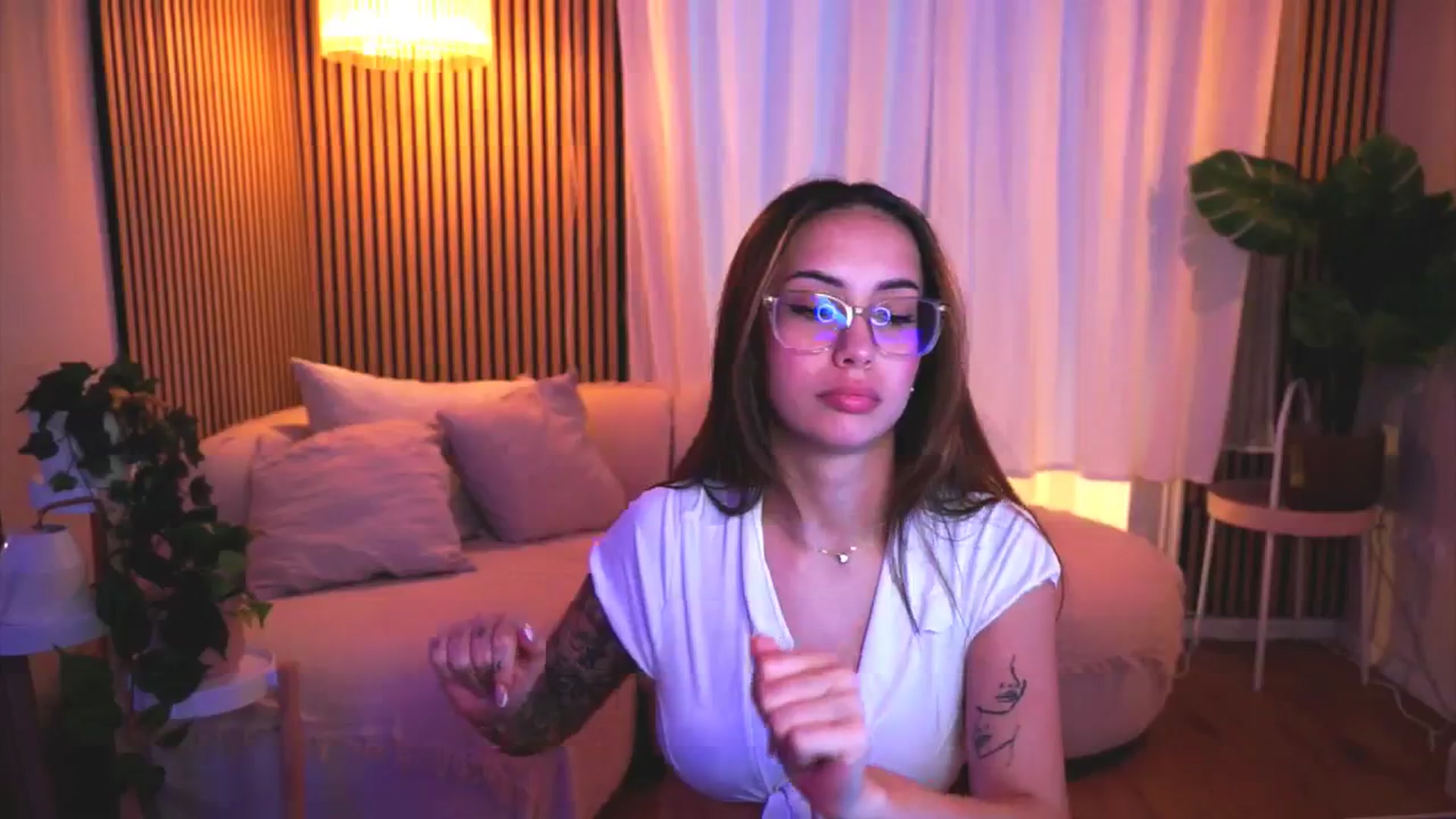 Gallery image thumbnail from Naomii18's myfreecams stream on, 04/26/2025, 06:24 image 19 of 20