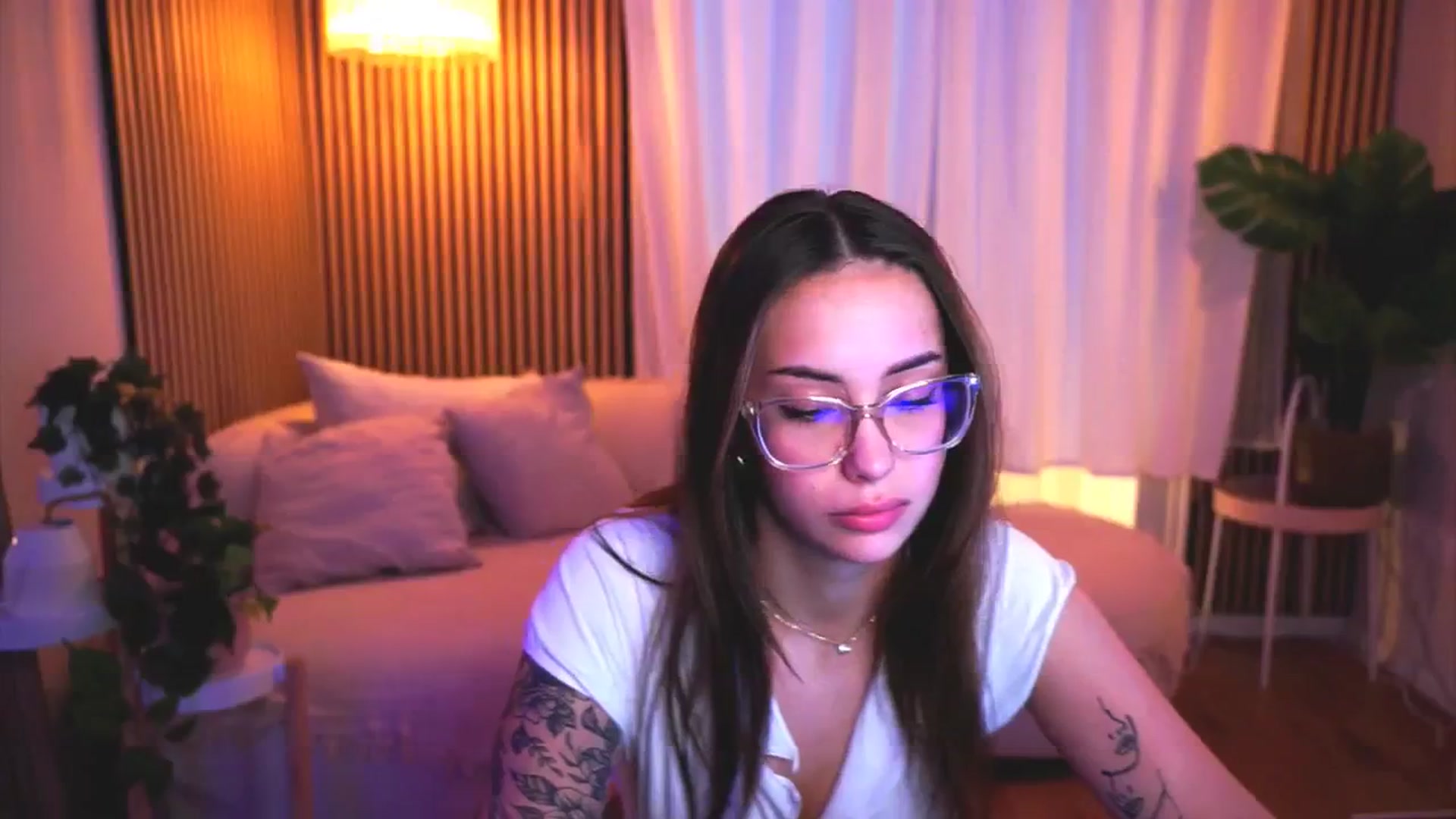 Gallery image thumbnail from Naomii18's myfreecams stream on, 04/26/2025, 06:24 image 20 of 20