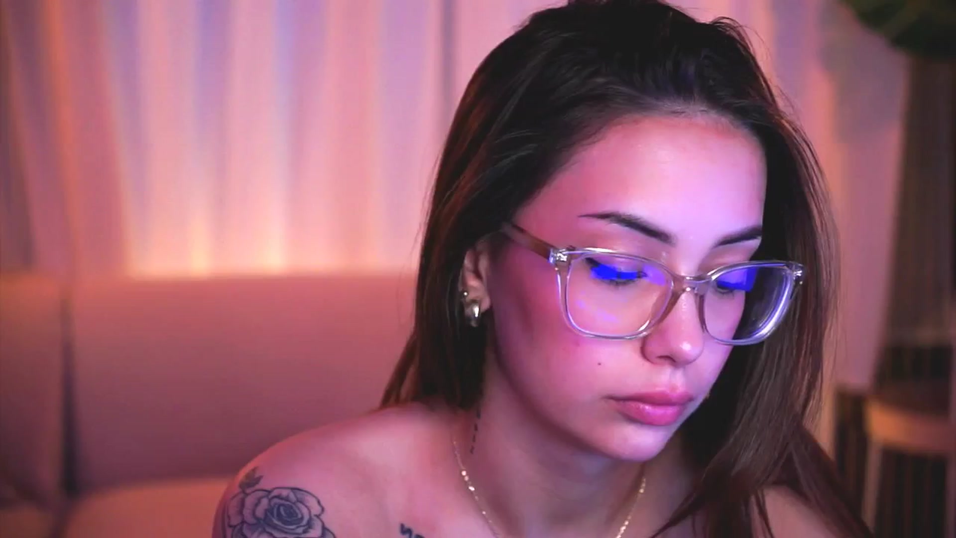 Gallery image thumbnail from Naomii18's myfreecams stream on, 04/26/2025, 06:24 image 14 of 20