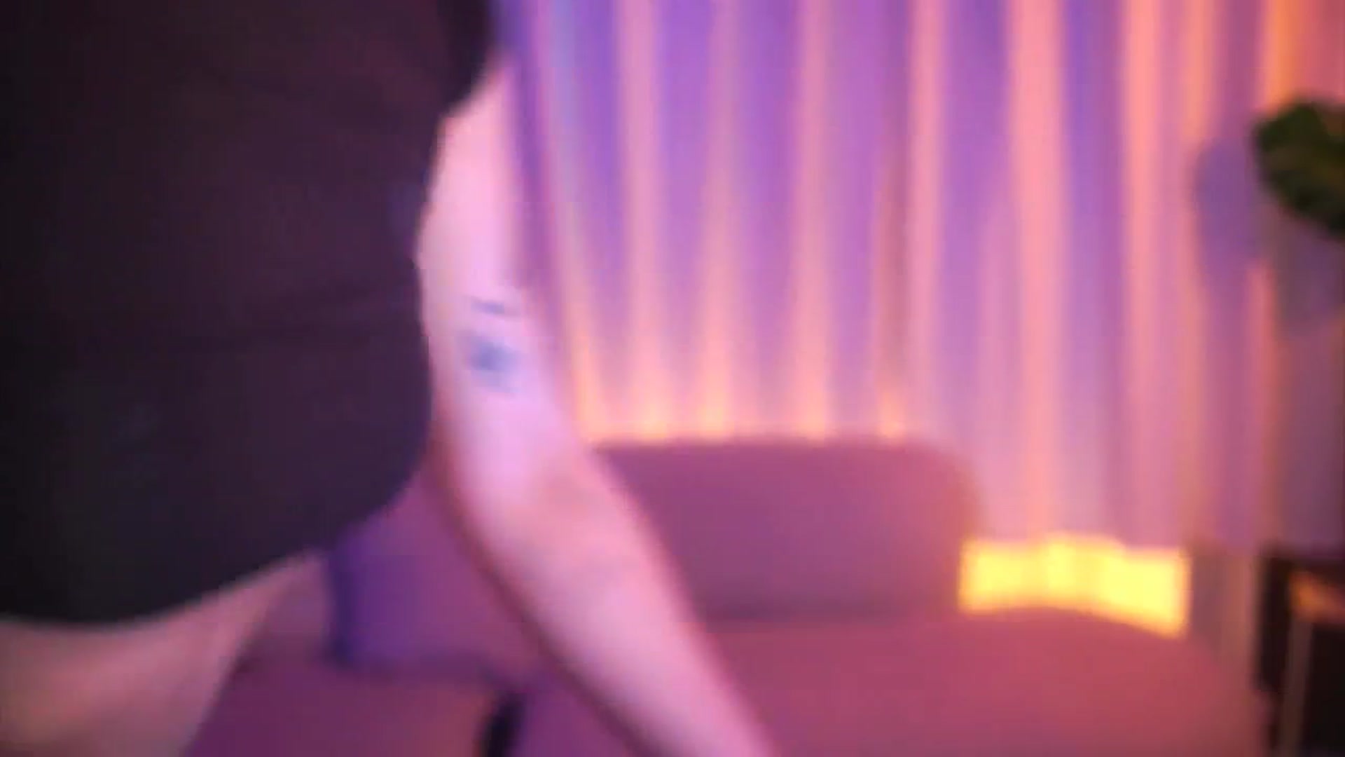 Gallery image thumbnail from Naomii18's myfreecams stream on, 04/27/2025, 17:46 image 16 of 20