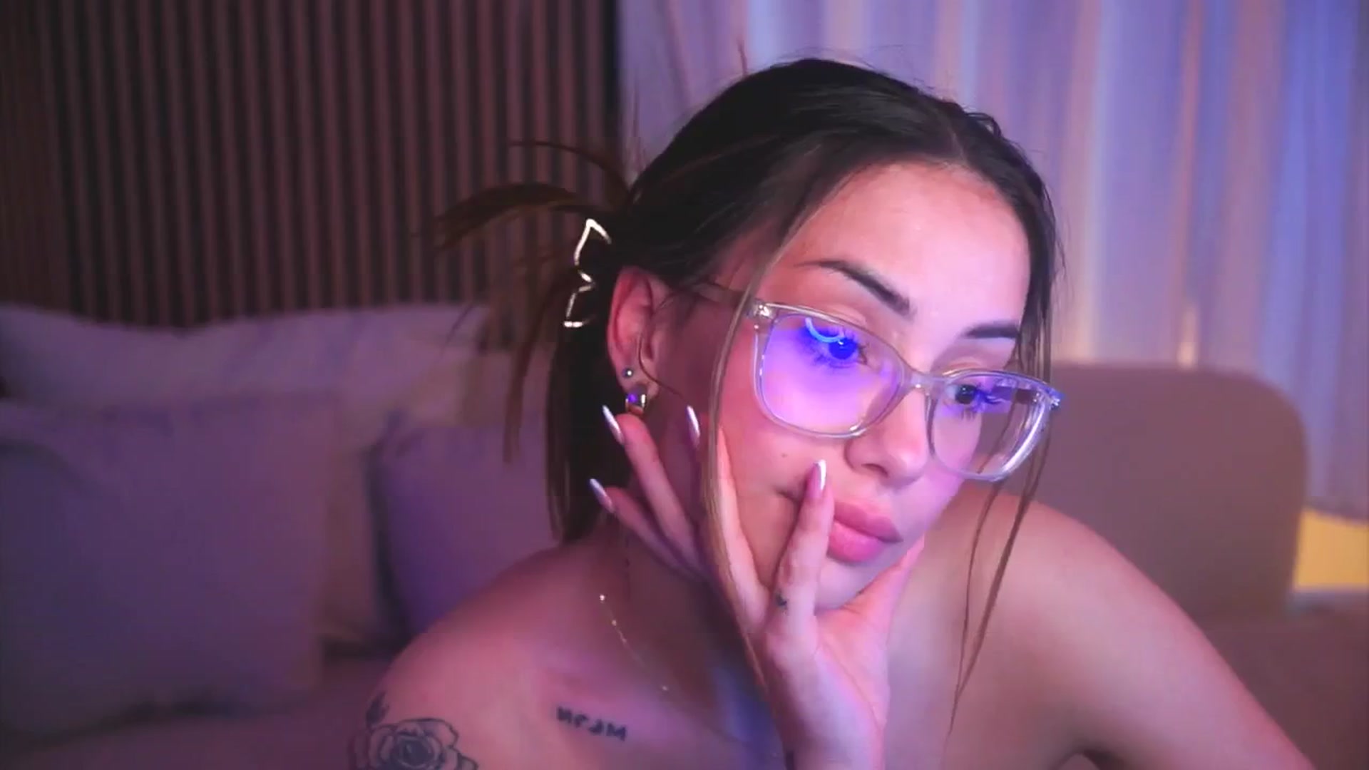 Gallery image thumbnail from Naomii18's myfreecams stream on, 04/28/2025, 06:03 image 20 of 20