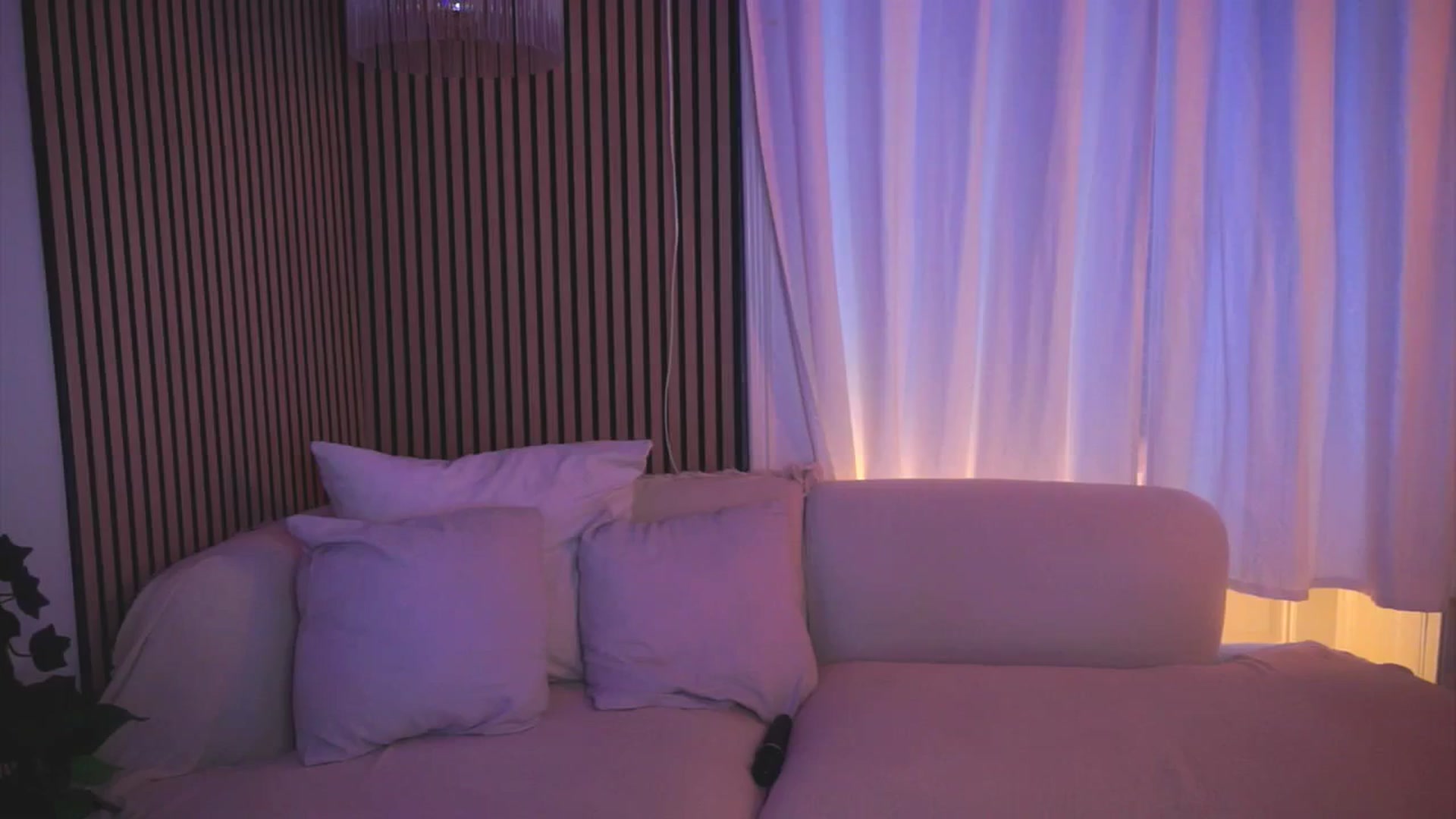Gallery image thumbnail from Naomii18's myfreecams stream on, 04/28/2025, 06:03 image 15 of 20