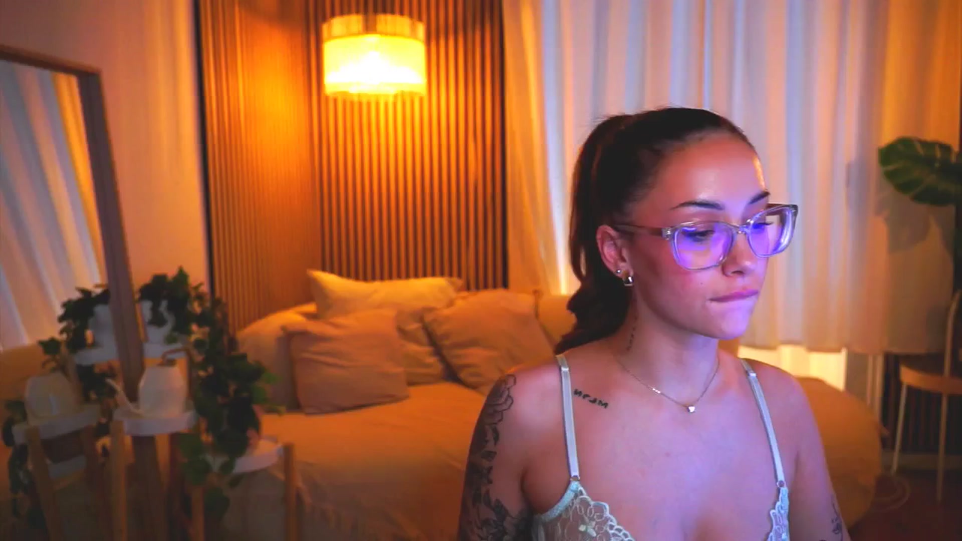 Gallery image thumbnail from Naomii18's myfreecams stream on, 04/30/2025, 15:03 image 3 of 20