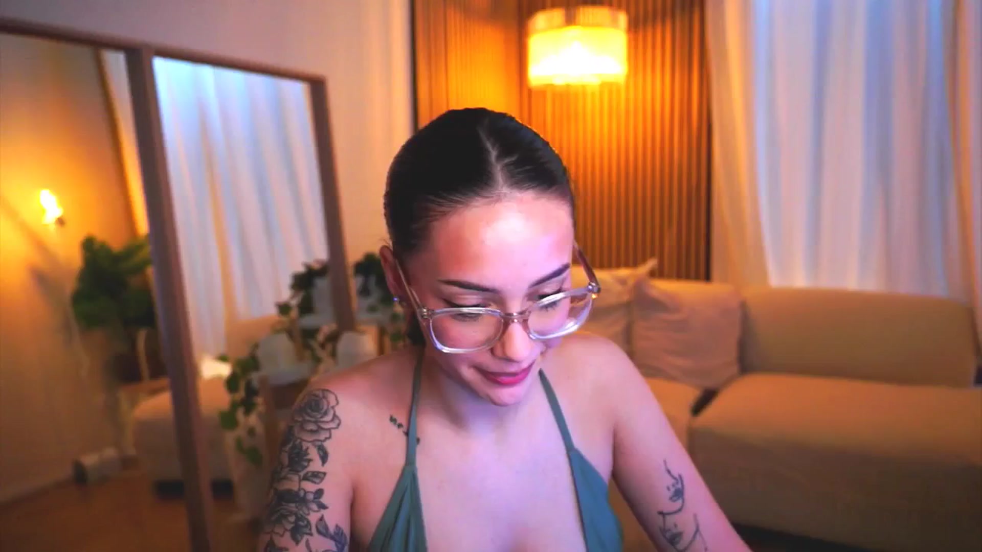 Gallery image thumbnail from Naomii18's myfreecams stream on, 05/06/2025, 13:23 image 19 of 20