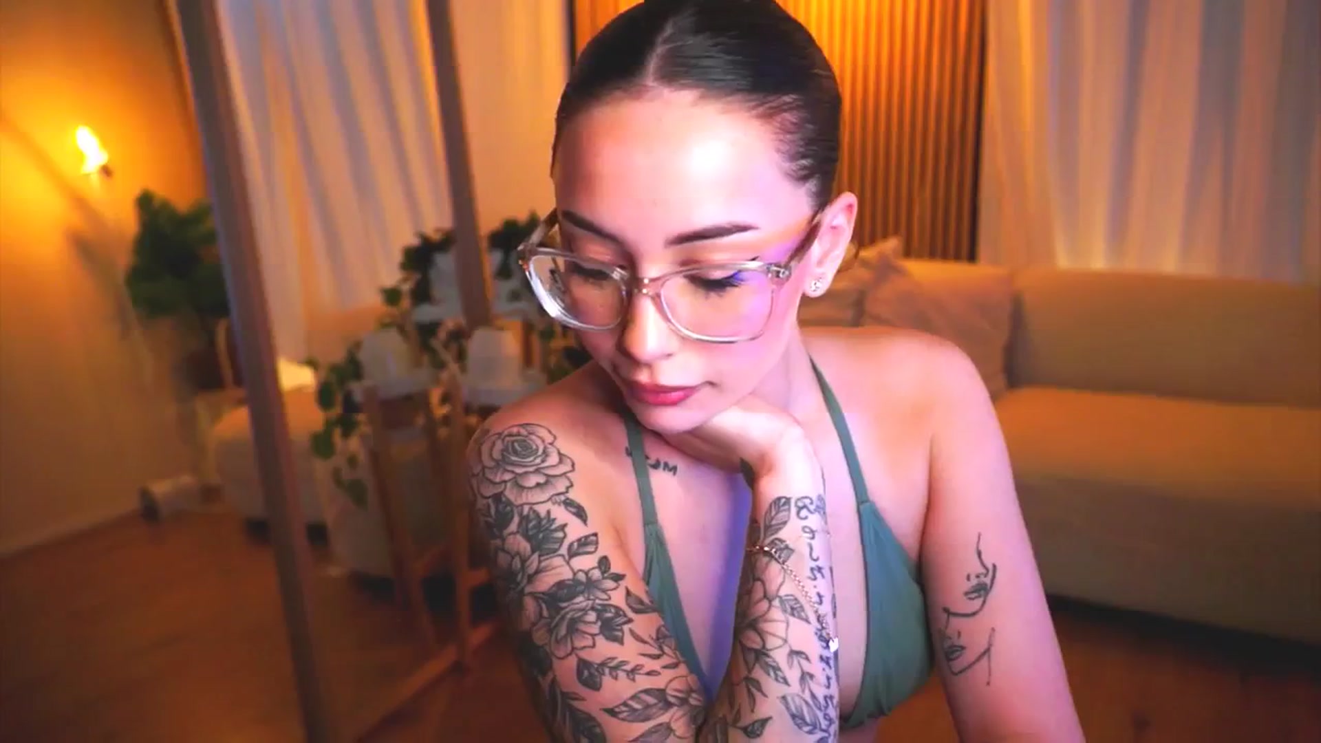 Gallery image thumbnail from Naomii18's myfreecams stream on, 05/06/2025, 13:23 image 9 of 20