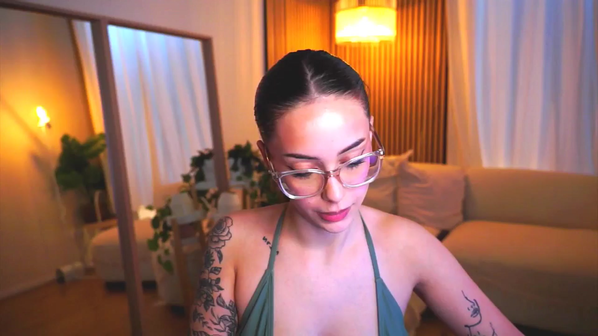 Gallery image thumbnail from Naomii18's myfreecams stream on, 05/06/2025, 13:23 image 18 of 20