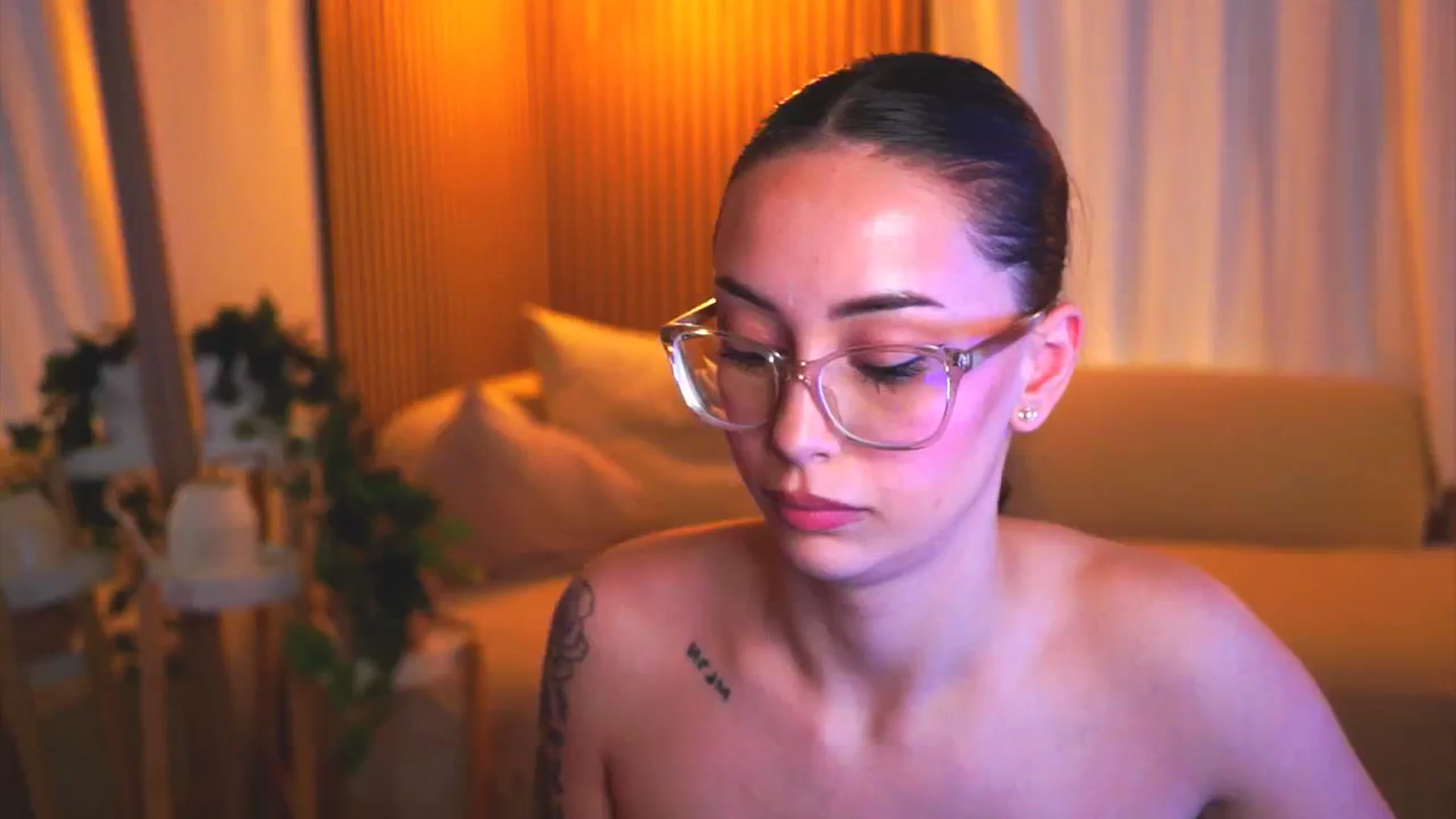 Gallery image thumbnail from Naomii18's myfreecams stream on, 05/06/2025, 14:31 image 20 of 20