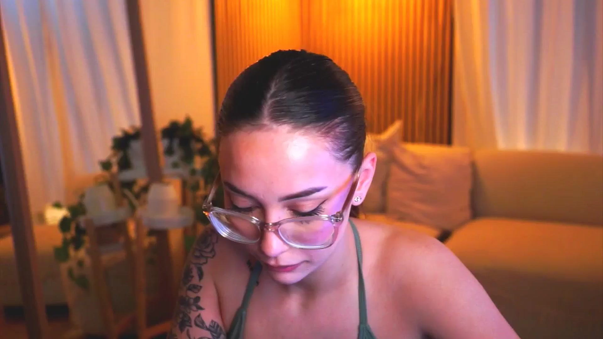 Gallery image thumbnail from Naomii18's myfreecams stream on, 05/06/2025, 14:31 image 11 of 20