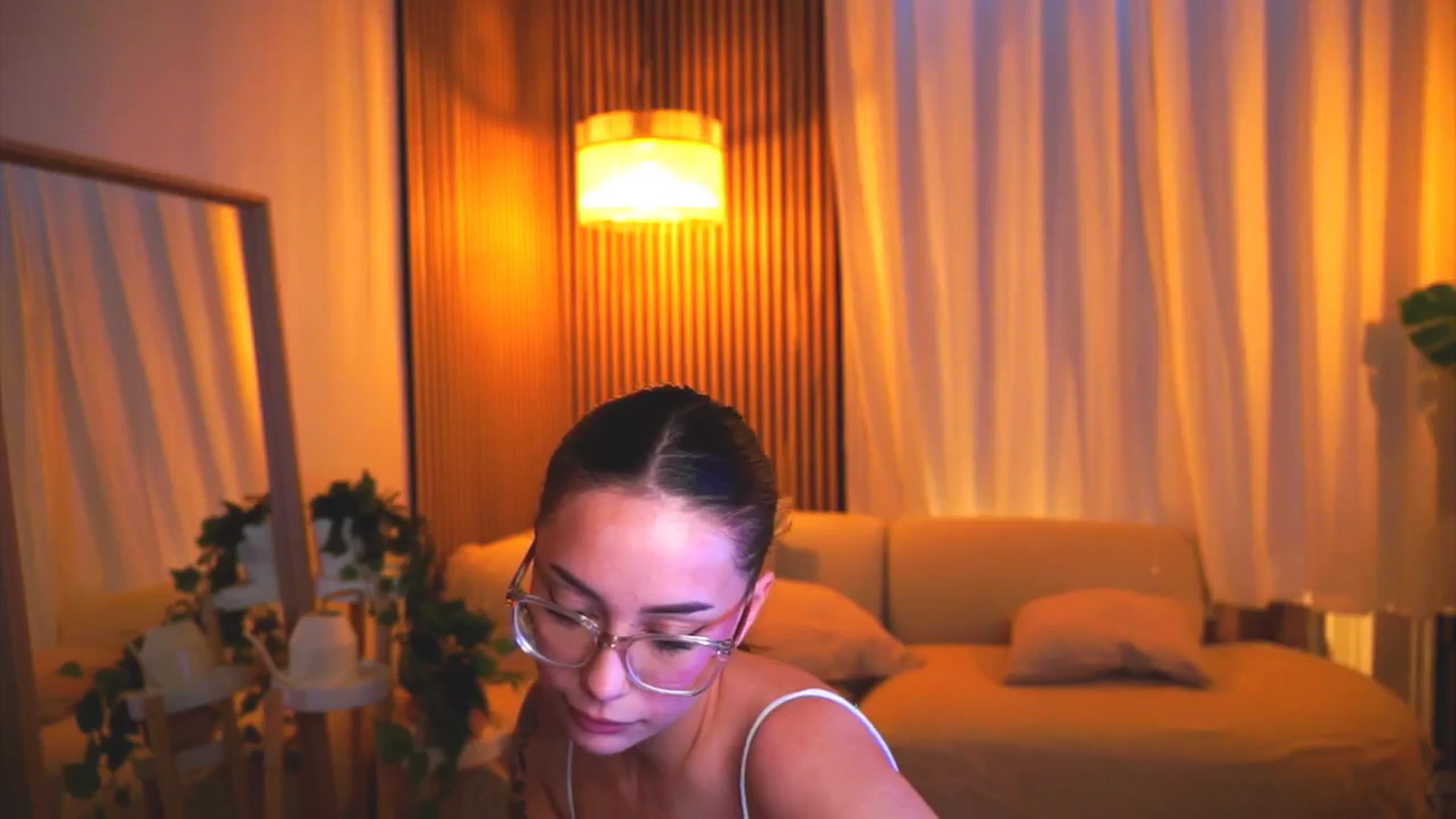 Gallery image thumbnail from Naomii18's myfreecams stream on, 05/06/2025, 16:48 image 18 of 20
