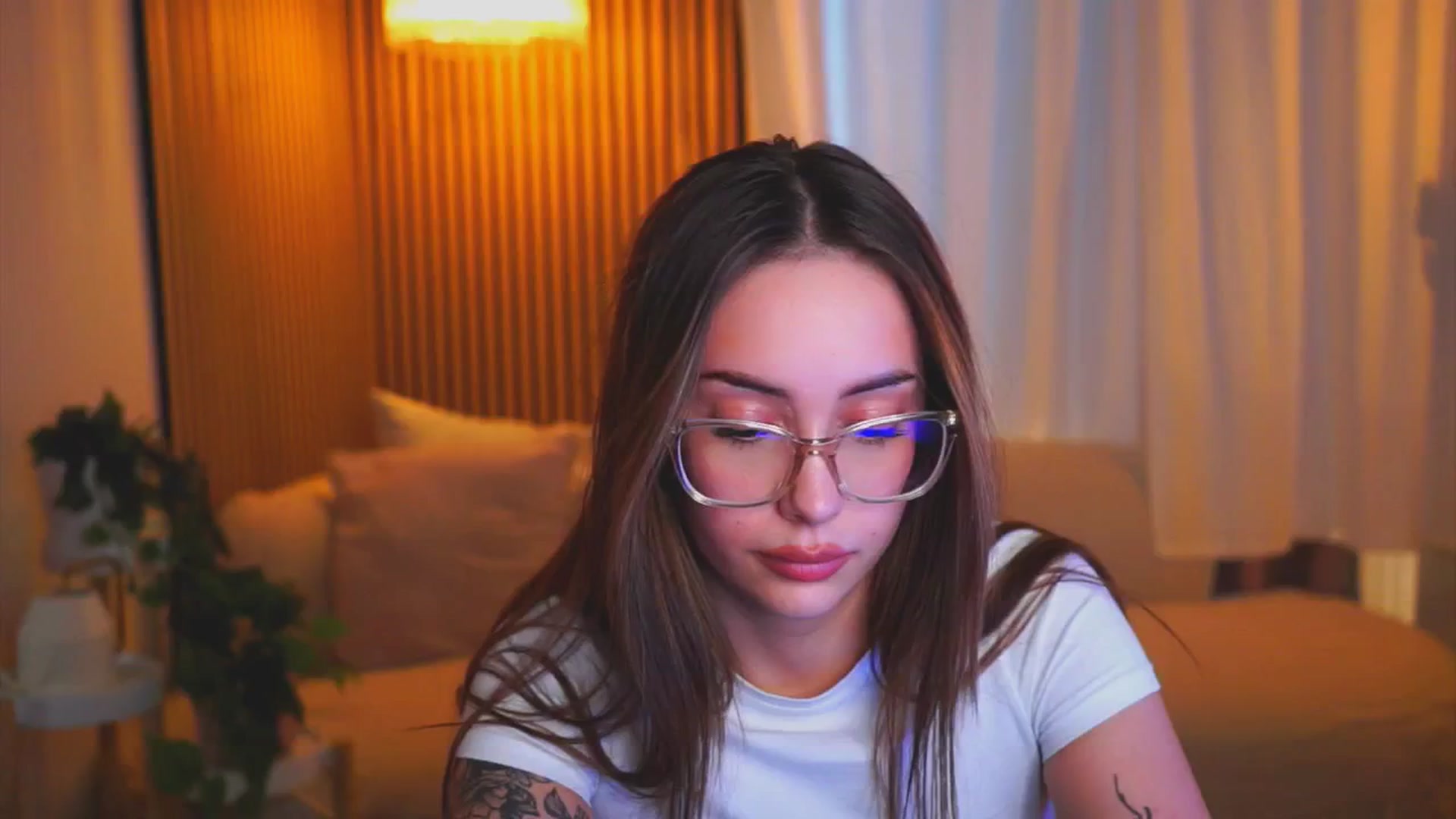 Gallery image thumbnail from Naomii18's myfreecams stream on, 05/08/2025, 15:04 image 13 of 20