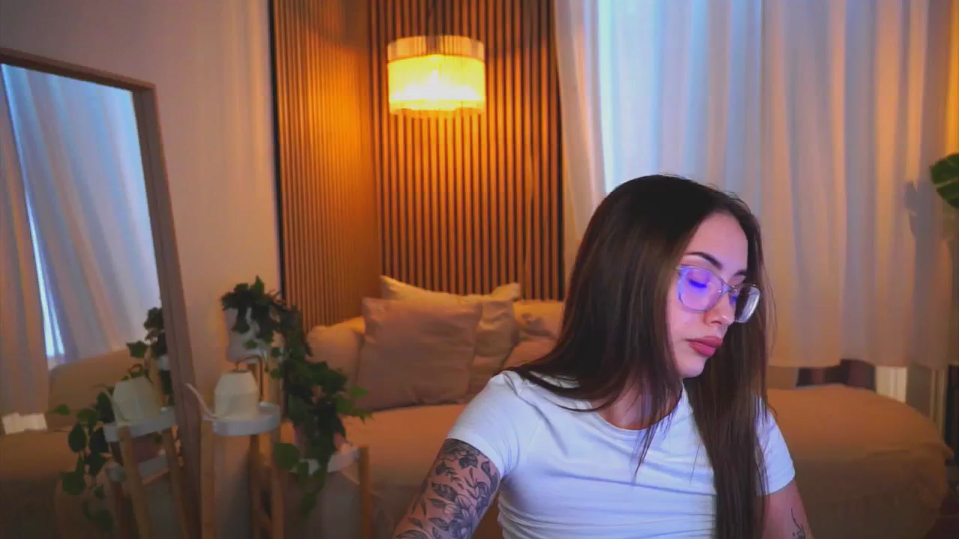 Gallery image thumbnail from Naomii18's myfreecams stream on, 05/08/2025, 15:04 image 18 of 20