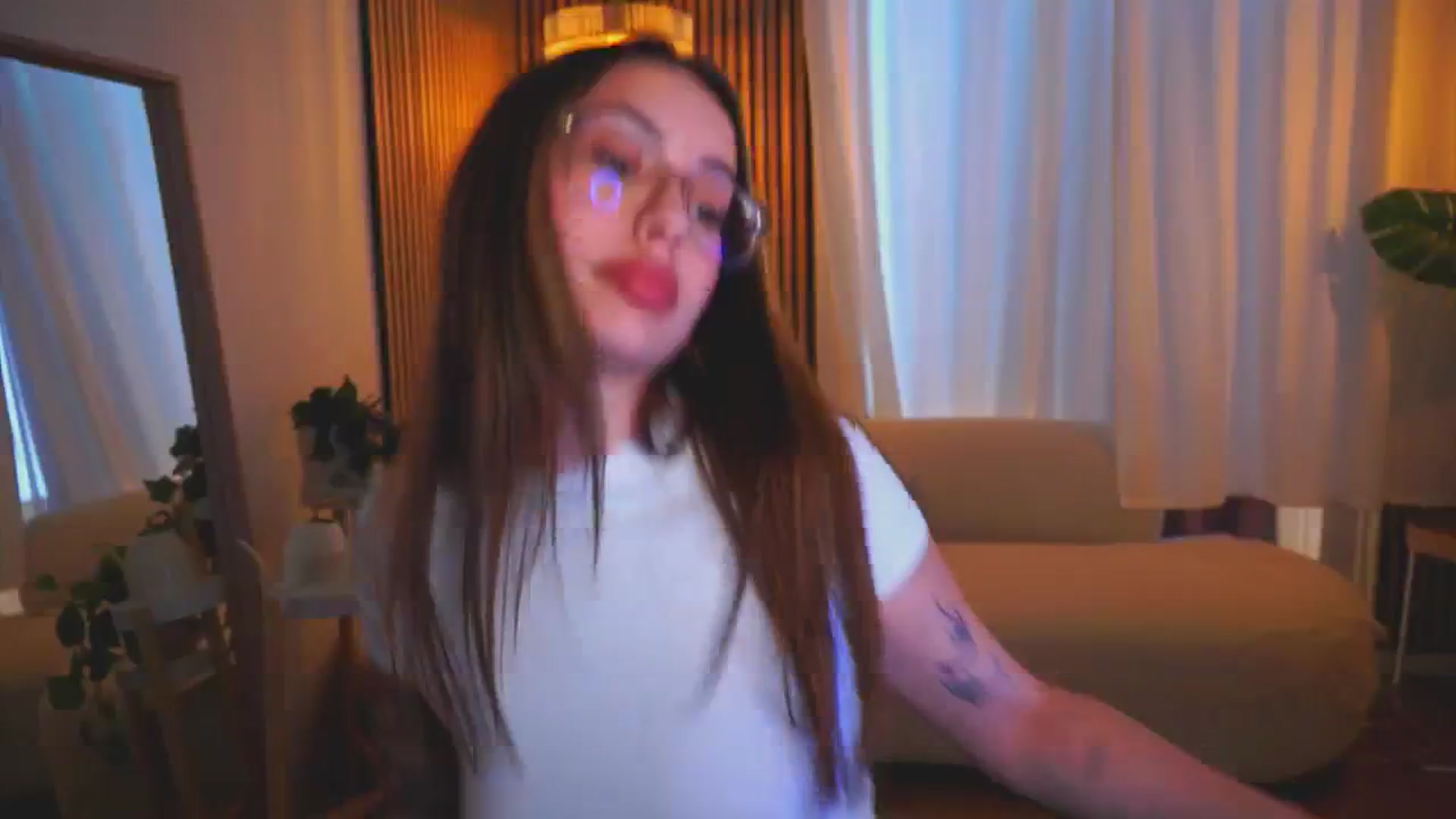 Gallery image thumbnail from Naomii18's myfreecams stream on, 05/08/2025, 15:04 image 20 of 20