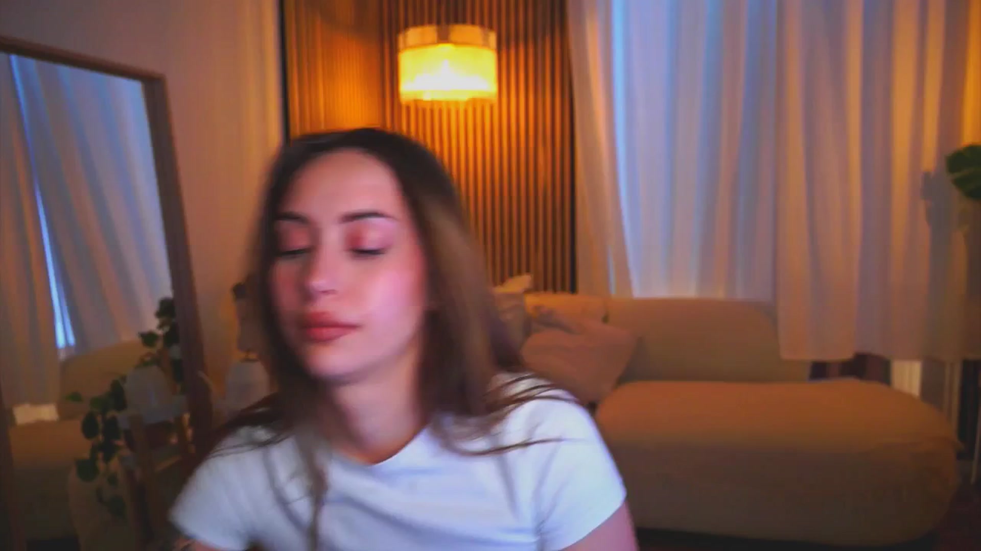 Gallery image thumbnail from Naomii18's myfreecams stream on, 05/08/2025, 16:28 image 6 of 20