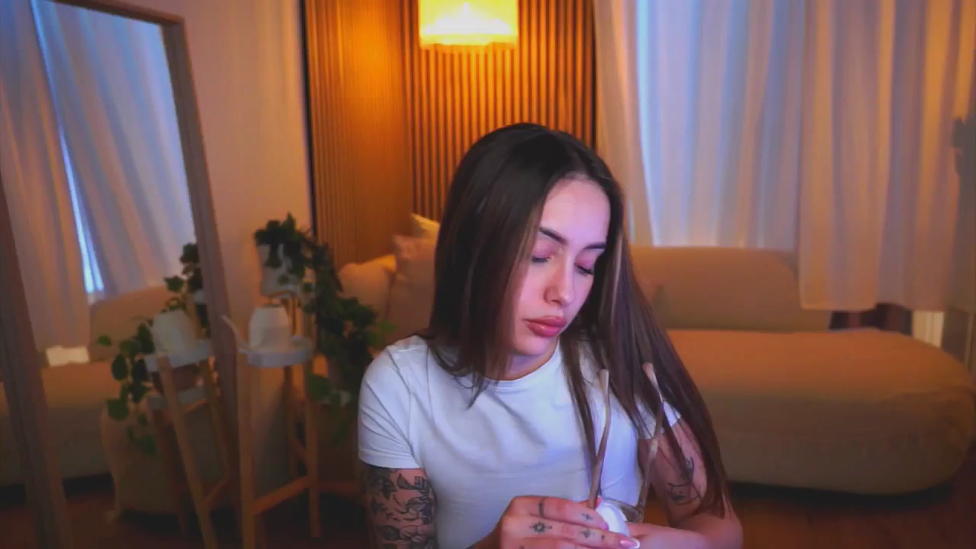 Gallery image thumbnail from Naomii18's myfreecams stream on, 05/08/2025, 16:28 image 1 of 20