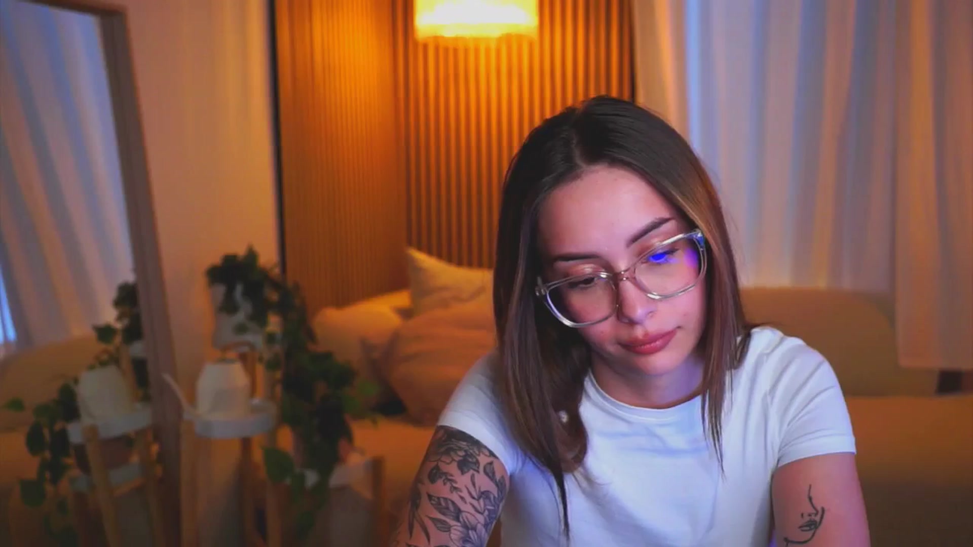 Gallery image thumbnail from Naomii18's myfreecams stream on, 05/08/2025, 16:28 image 20 of 20