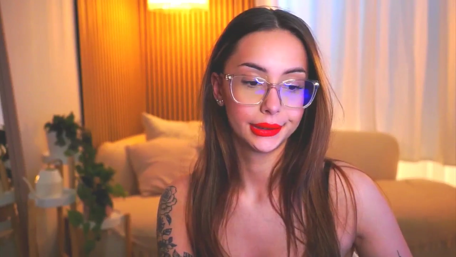 Gallery image thumbnail from Naomii18's myfreecams stream on, 05/09/2025, 14:30 image 6 of 20