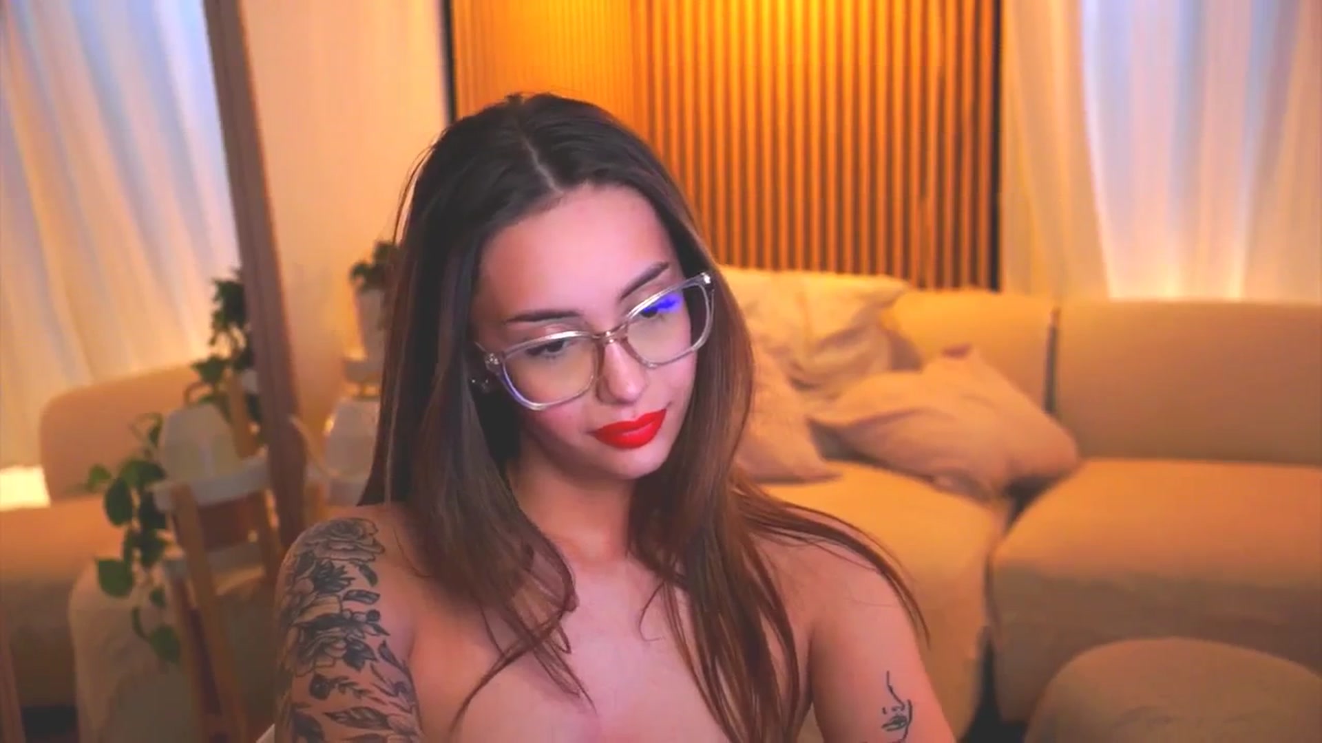 Gallery image thumbnail from Naomii18's myfreecams stream on, 05/09/2025, 14:30 image 17 of 20