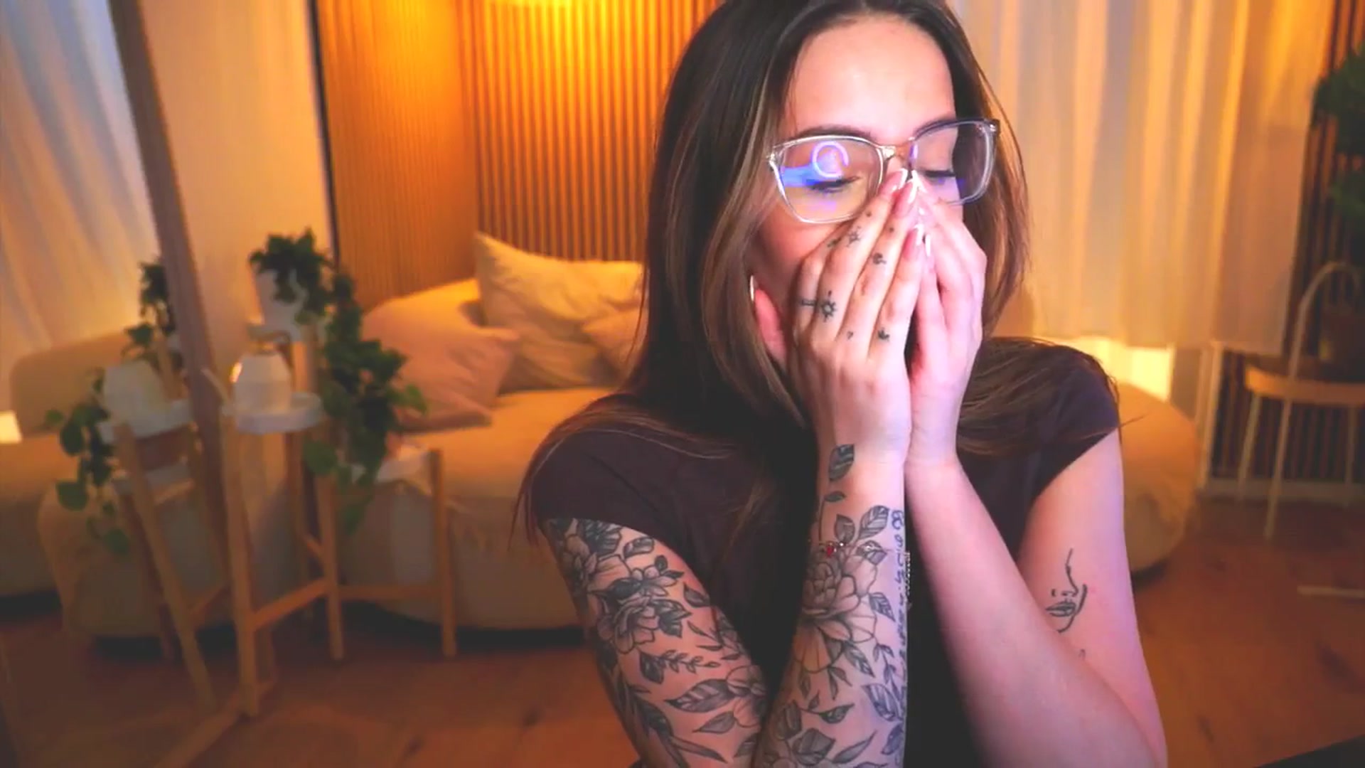 Gallery image thumbnail from Naomii18's myfreecams stream on, 05/09/2025, 16:34 image 16 of 20