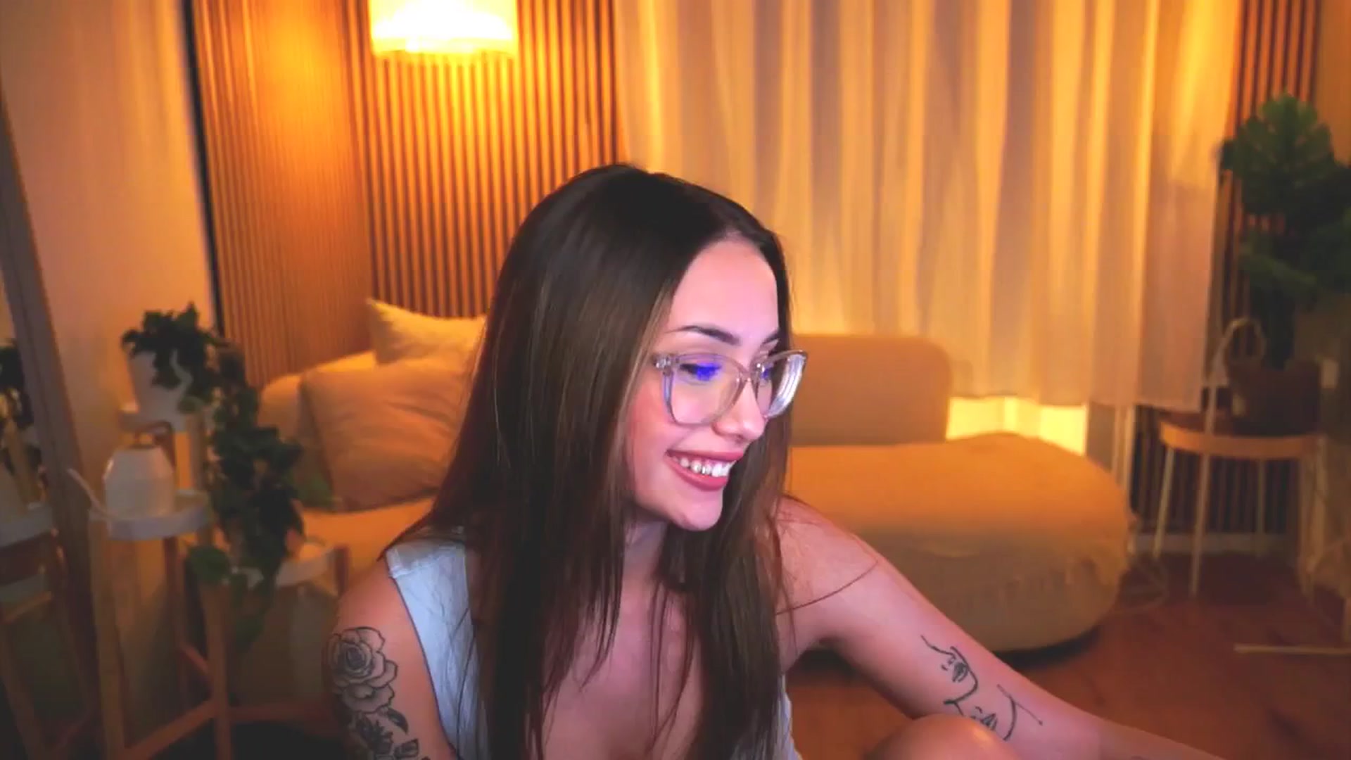 Gallery image thumbnail from Naomii18's myfreecams stream on, 05/11/2025, 19:12 image 5 of 20