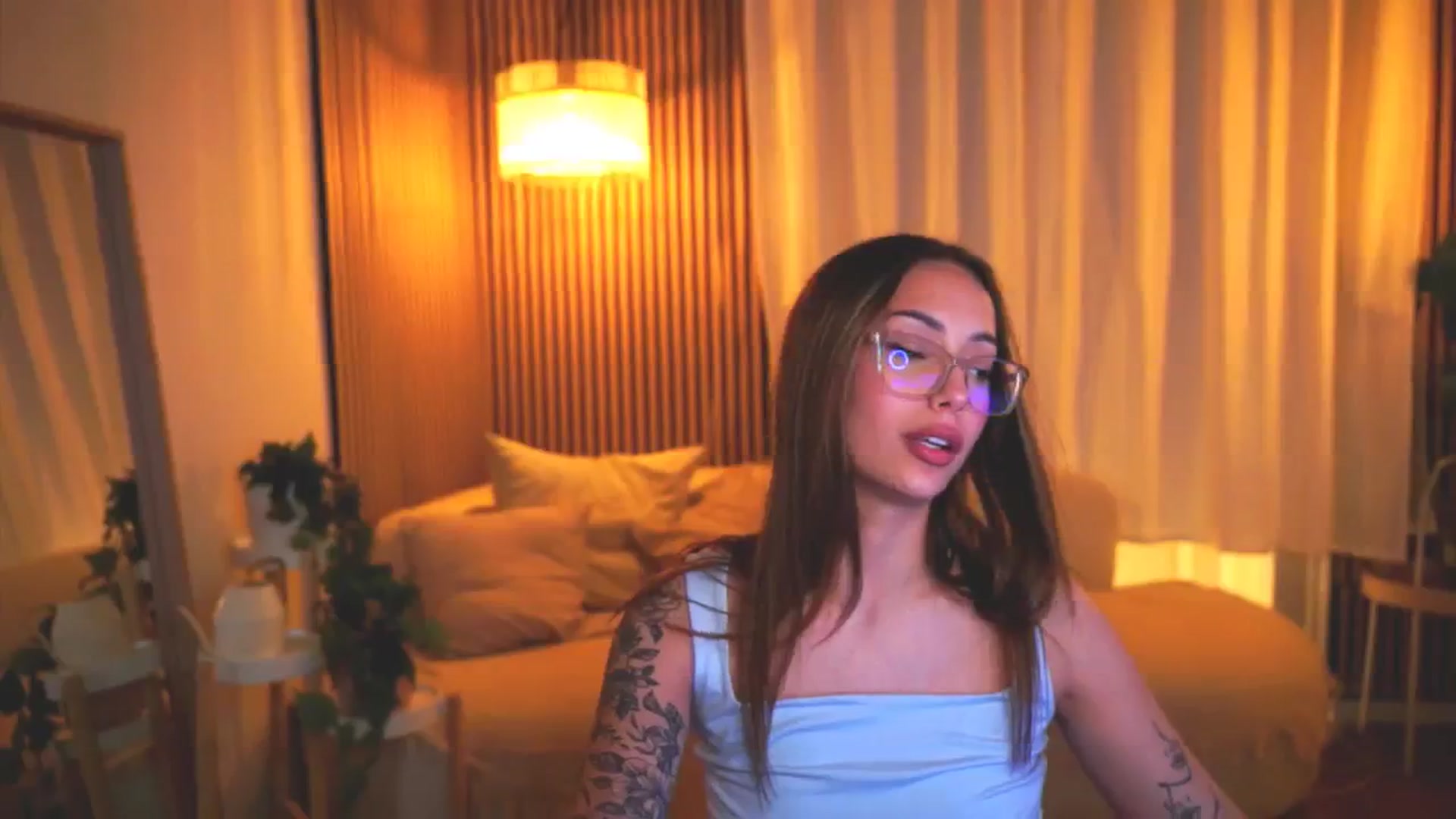 Gallery image thumbnail from Naomii18's myfreecams stream on, 05/11/2025, 19:12 image 17 of 20