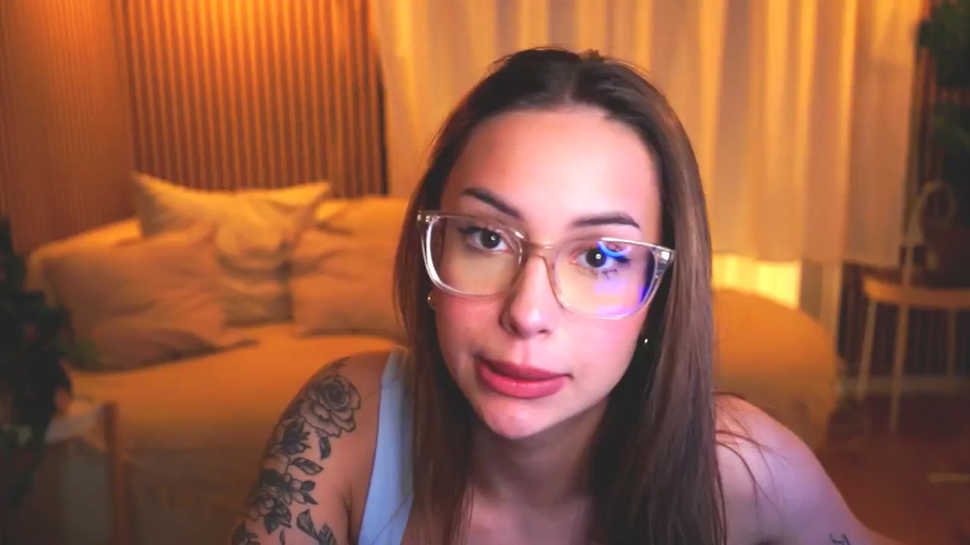 Gallery image thumbnail from Naomii18's myfreecams stream on, 05/11/2025, 19:12 image 10 of 20