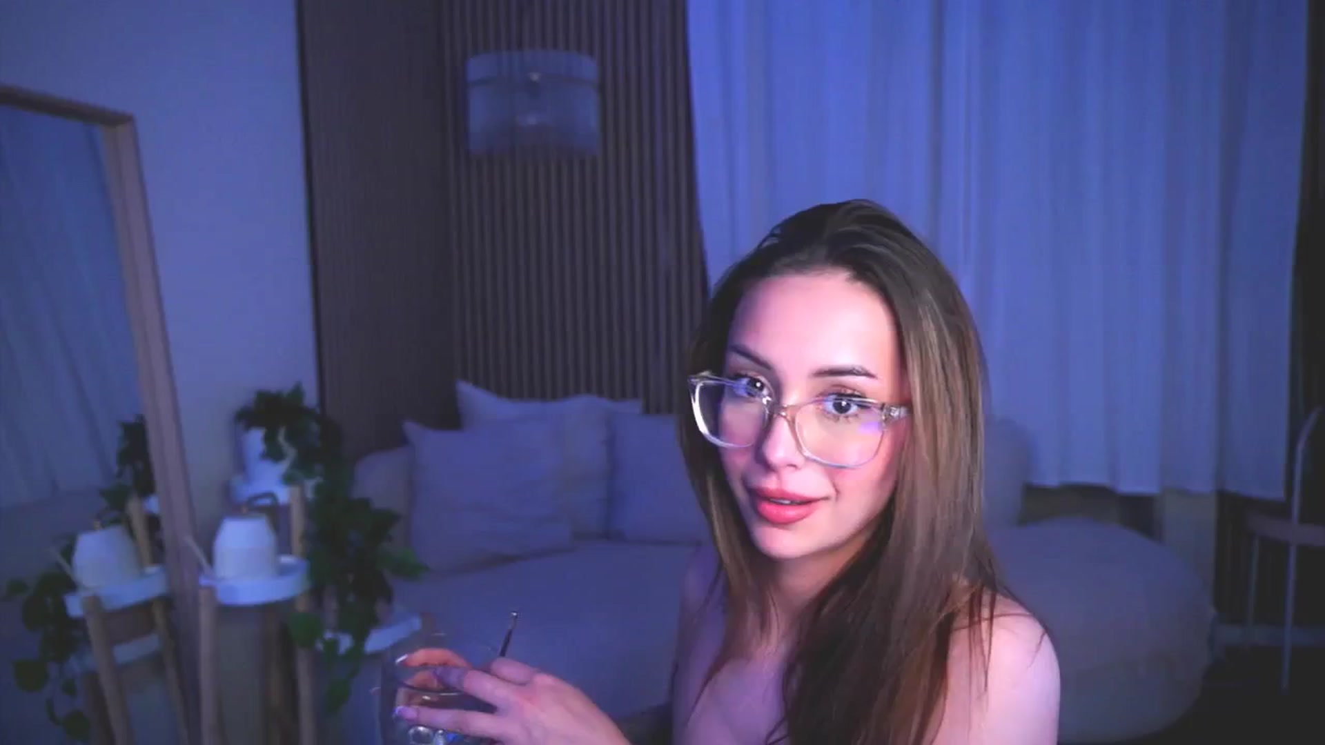 Gallery image thumbnail from Naomii18's myfreecams stream on, 05/11/2025, 20:30 image 13 of 20