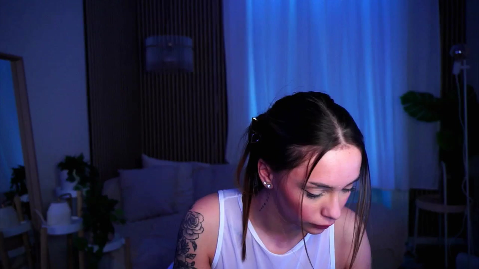 Gallery image thumbnail from Naomii18's myfreecams stream on, 05/13/2025, 17:56 image 5 of 20